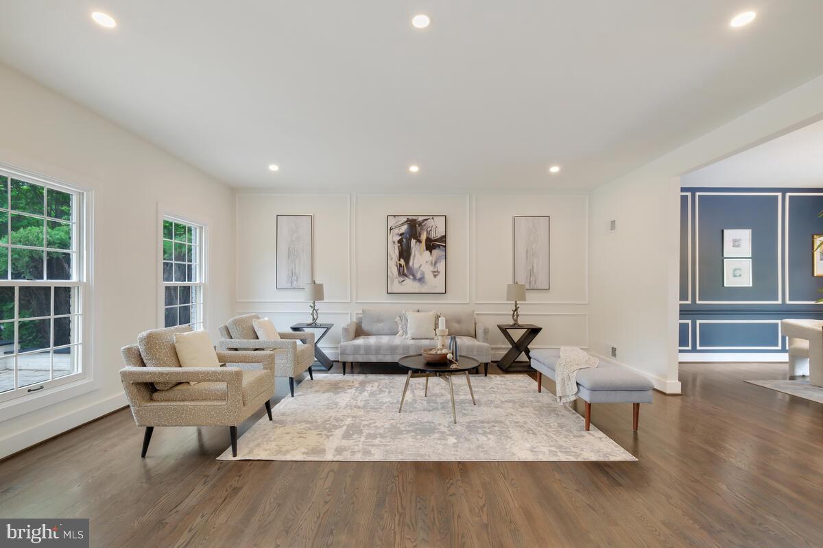 POTOMAC VILLAGE - Residential