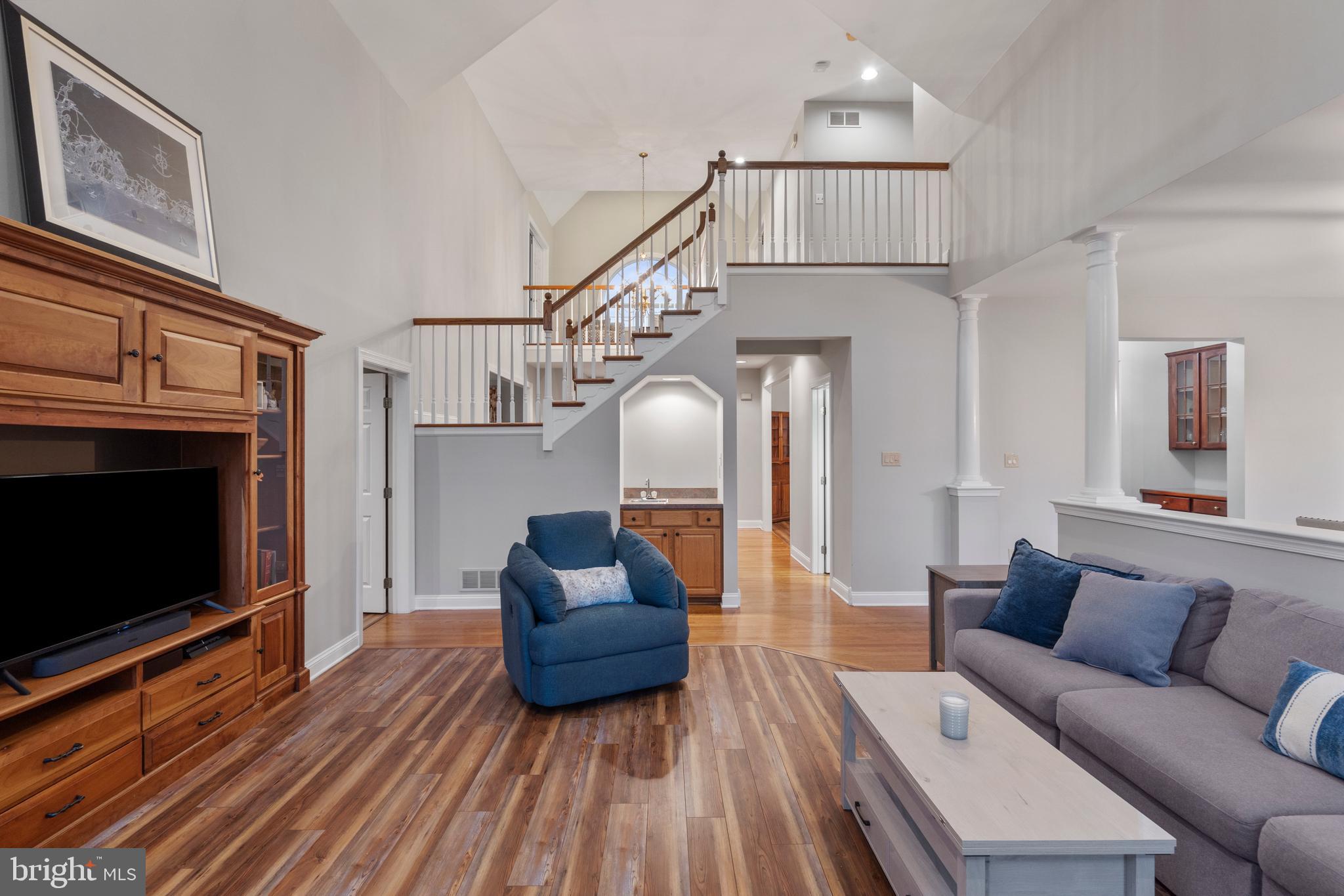 HILLCREST MDWS - Residential