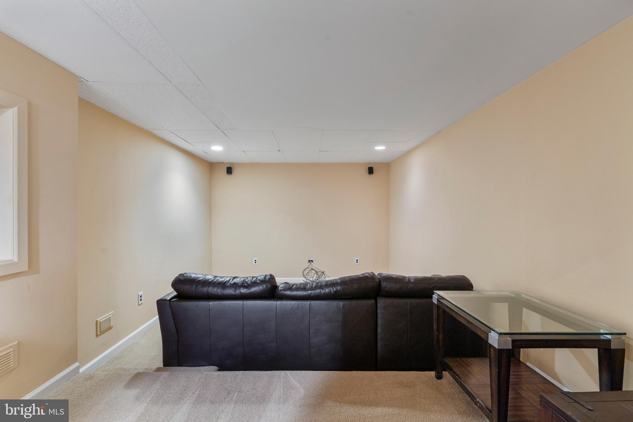 HILLCREST MDWS - Residential