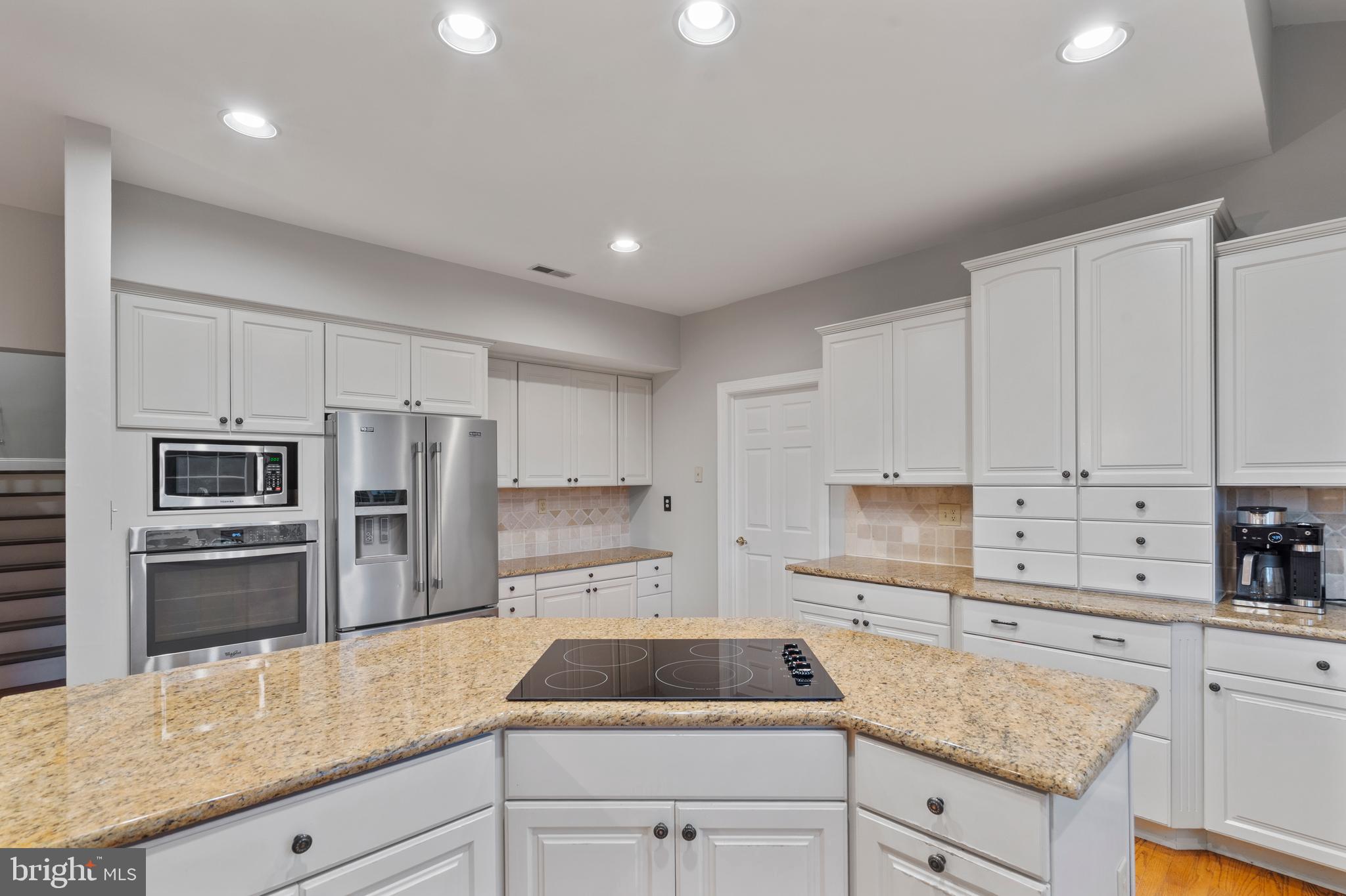 HILLCREST MDWS - Residential