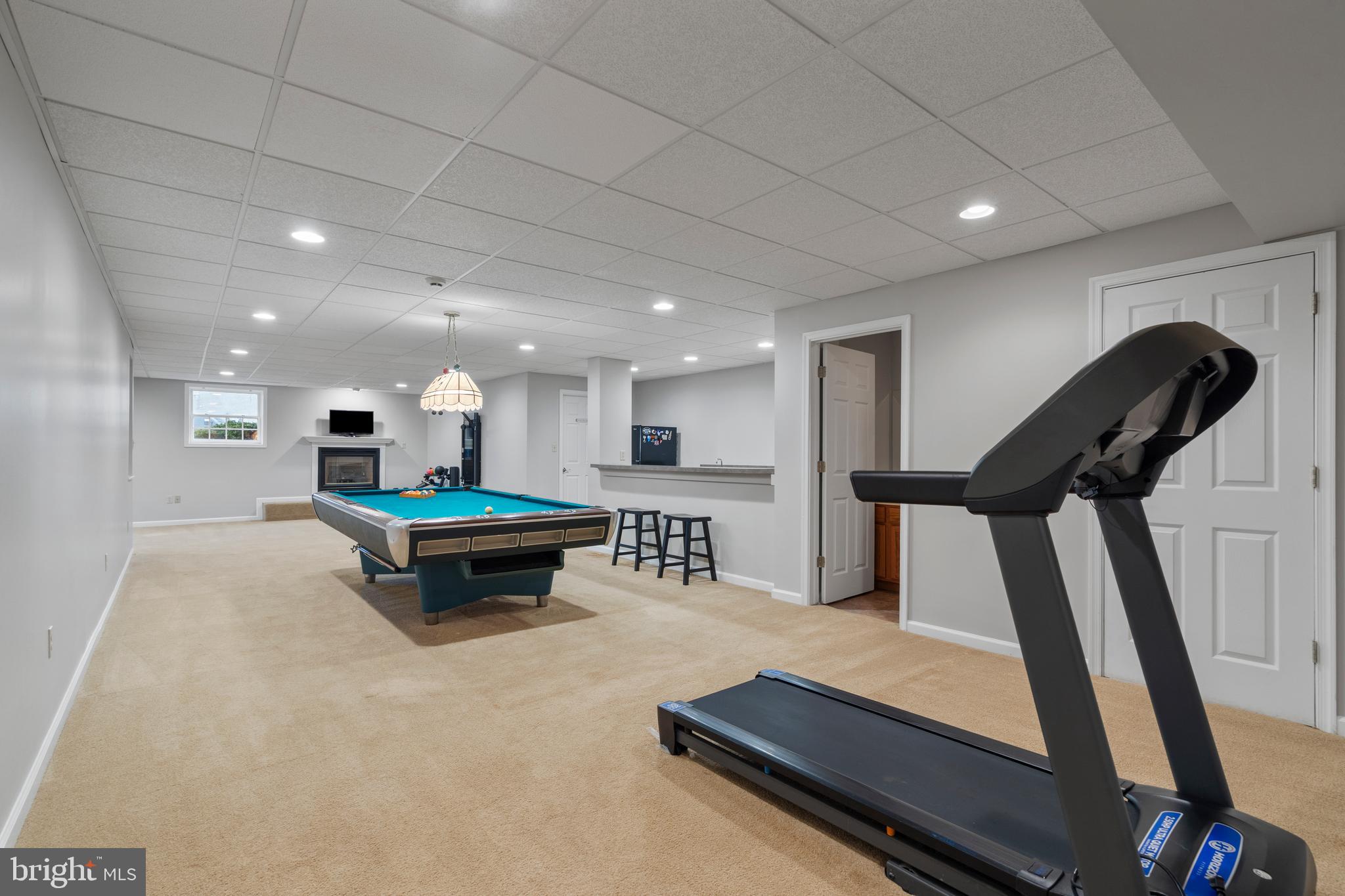 HILLCREST MDWS - Residential