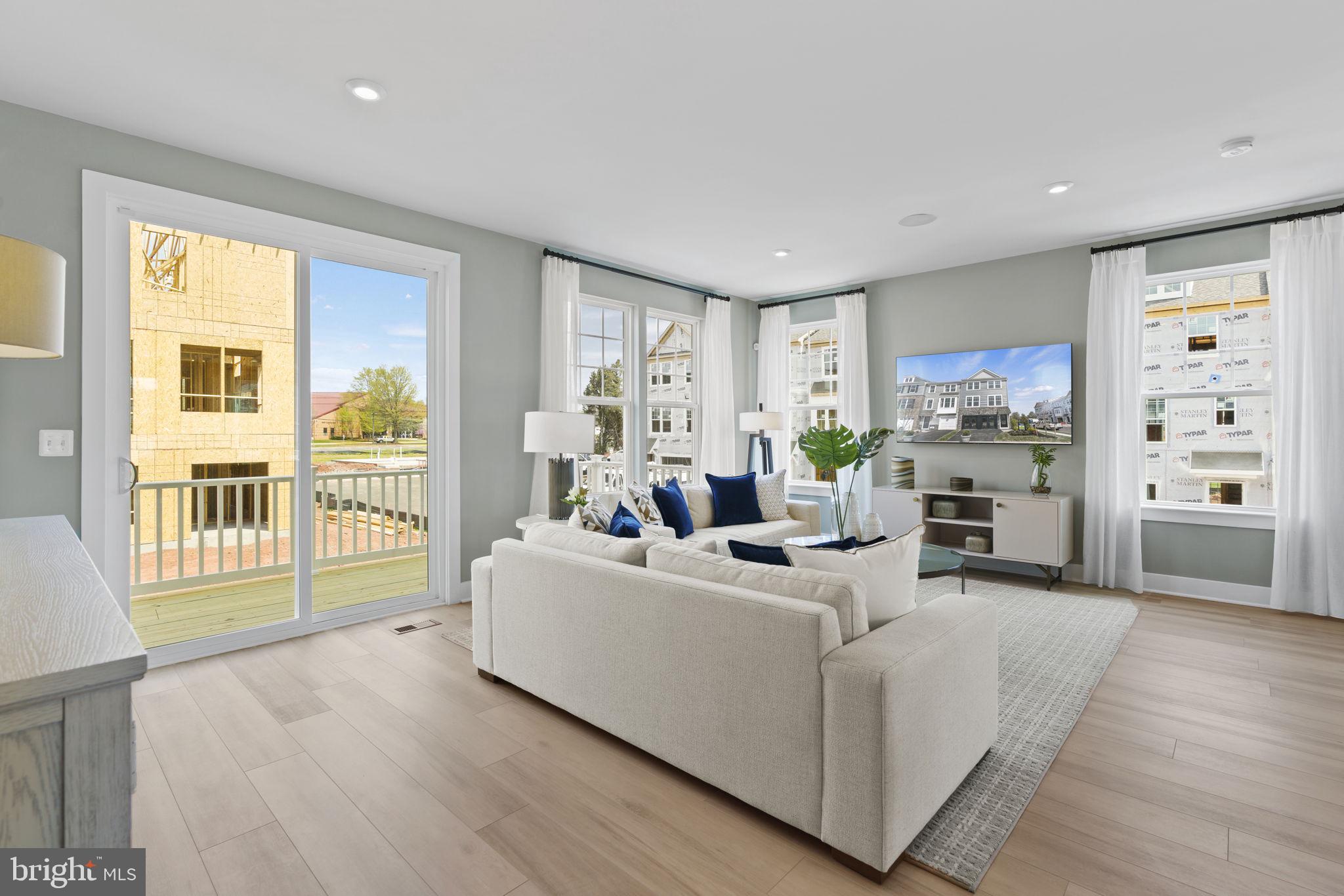 ARCOLA TOWN CENTER - Residential
