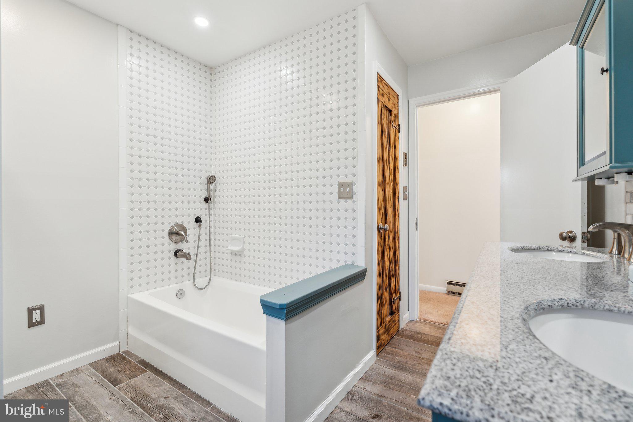 CHAPEL HILLS - Residential