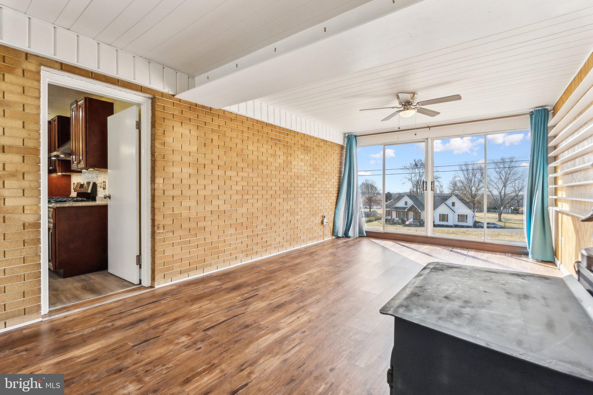 CHAPEL HILLS - Residential