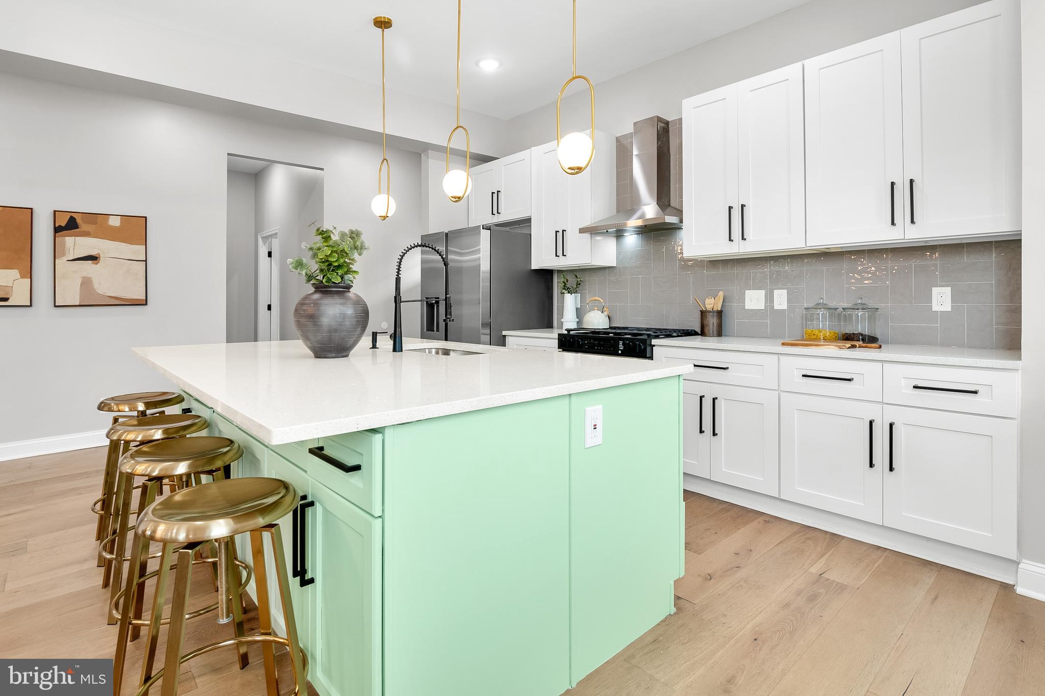 MOUNT WASHINGTON - Residential