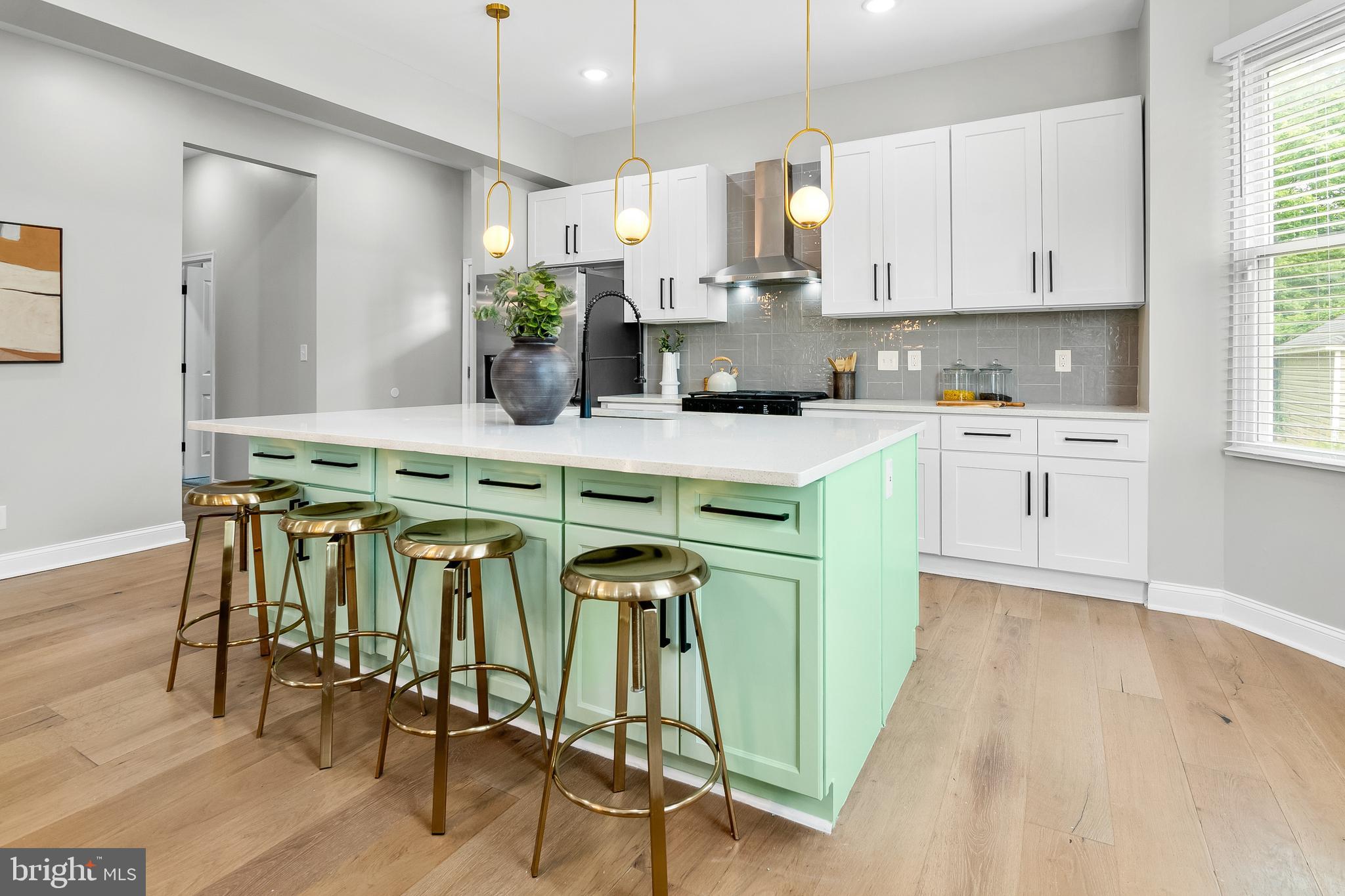 MOUNT WASHINGTON - Residential