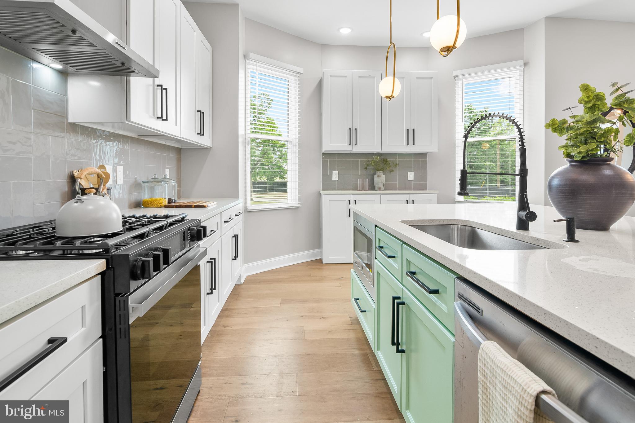 MOUNT WASHINGTON - Residential