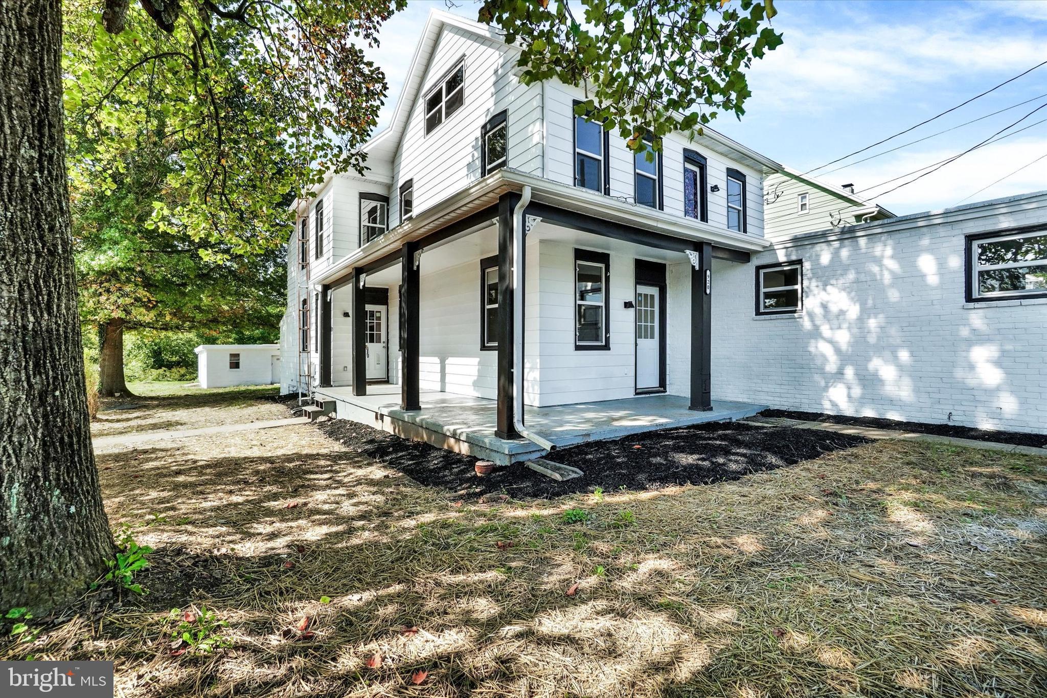 Step into this beautifully remodeled detached home spread across 2,274 square feet of living space. With 4 bedrooms and 2.5 bathrooms, this property is ready to accommodate your family in comfort and style. 

The jewel of this home is not one, but two detached garages, providing a total of 6 covered parking spots, perfect for car enthusiasts, those needing extra storage space, or space for a workshop for your hobbies or DIY projects.

This home is waiting for you to make it your own. Don't miss out on this unique opportunity—schedule a visit today!