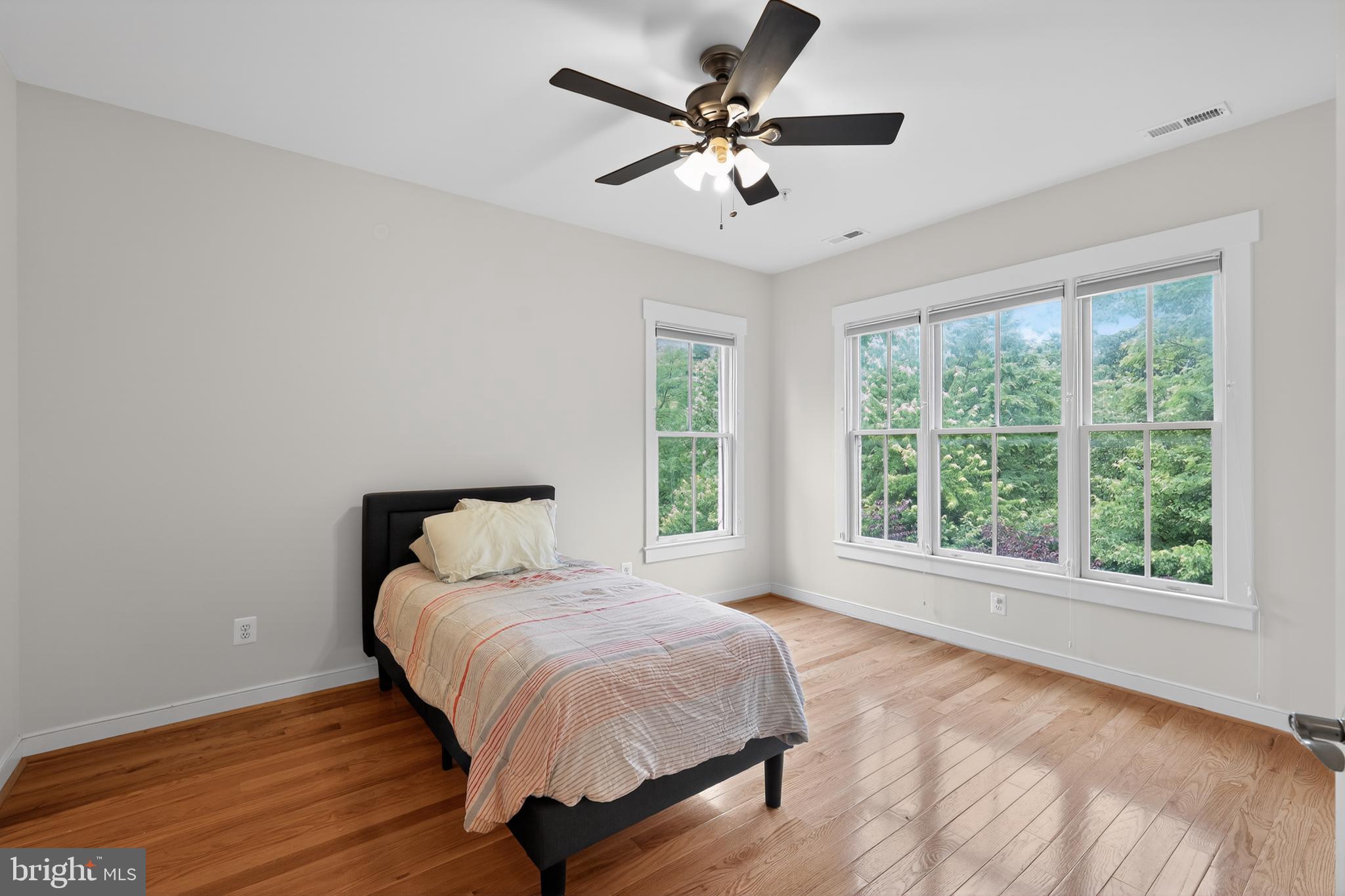 FOREST GLEN PARK - Residential