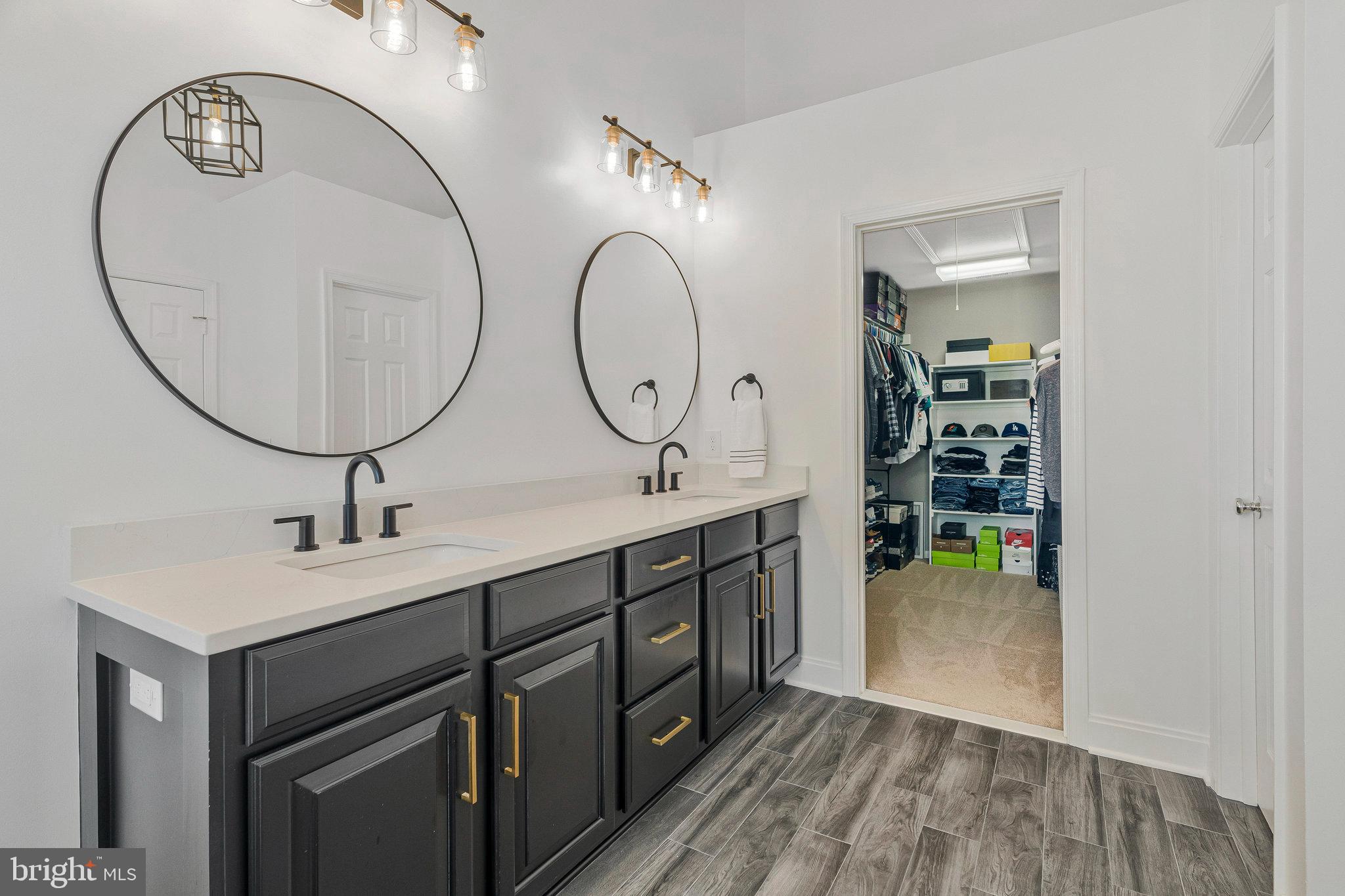 NORTHLAKE - Residential