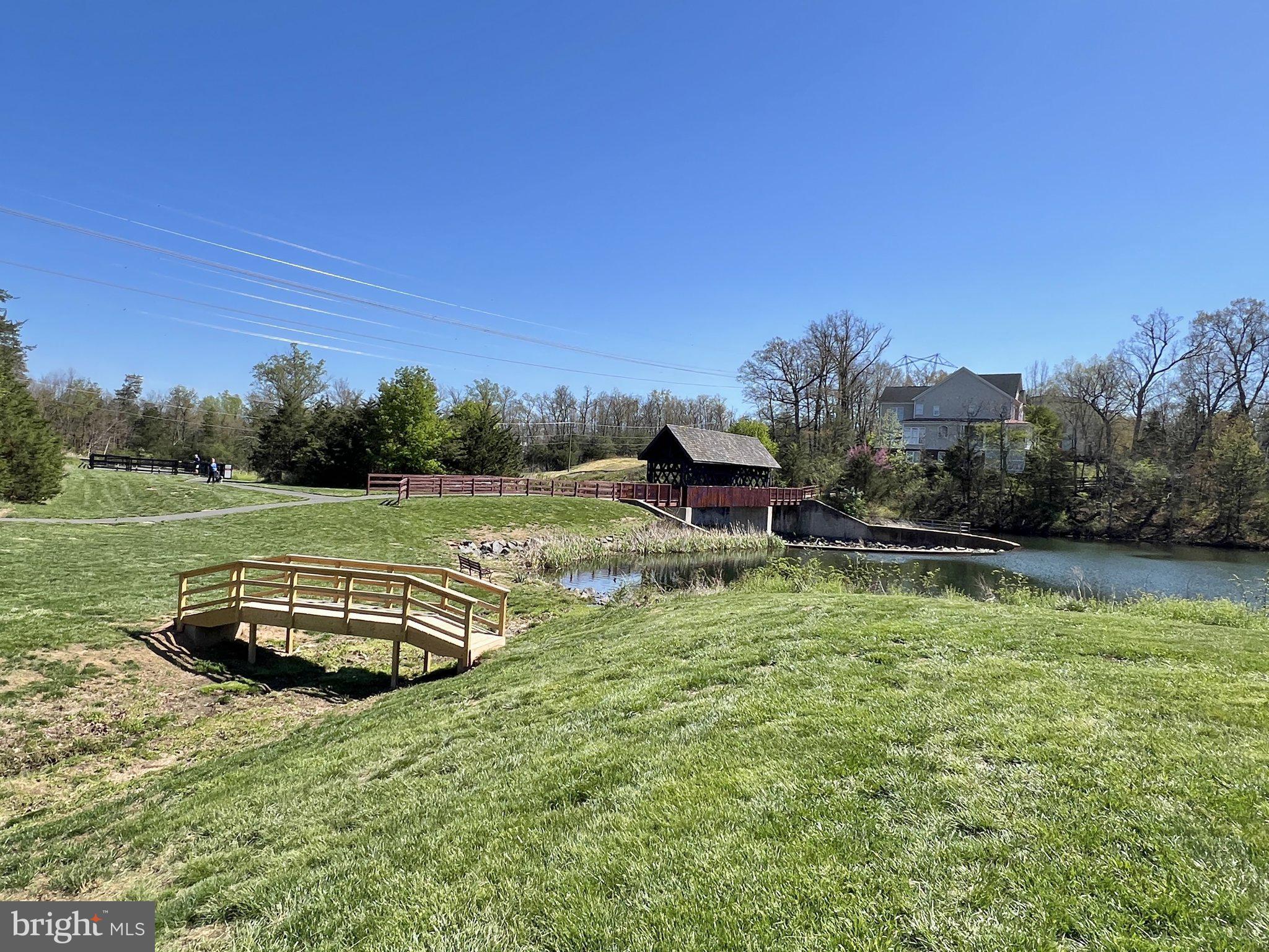 NORTHLAKE - Residential
