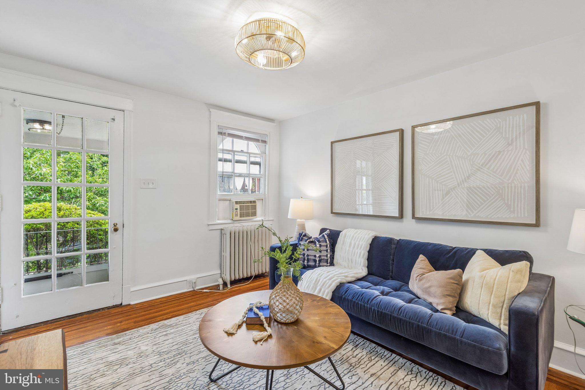 EAST FALLS - Residential