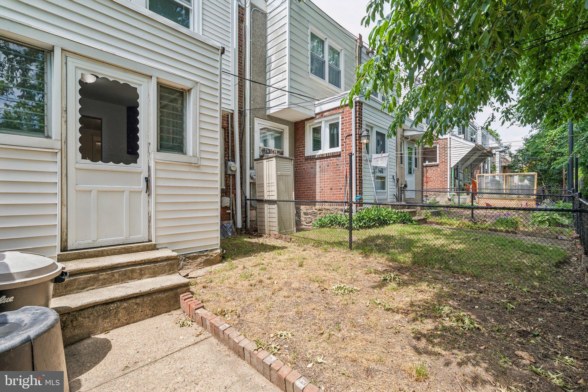 EAST FALLS - Residential
