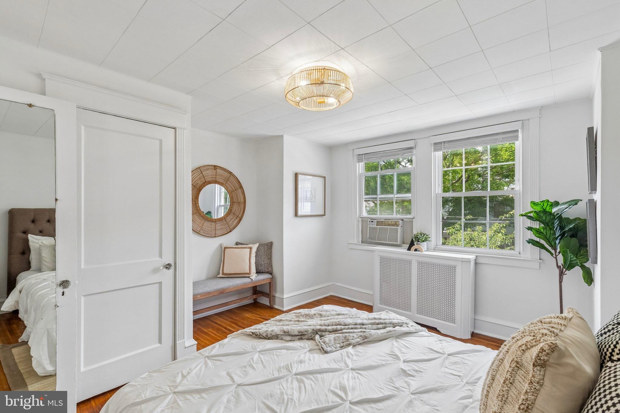 EAST FALLS - Residential