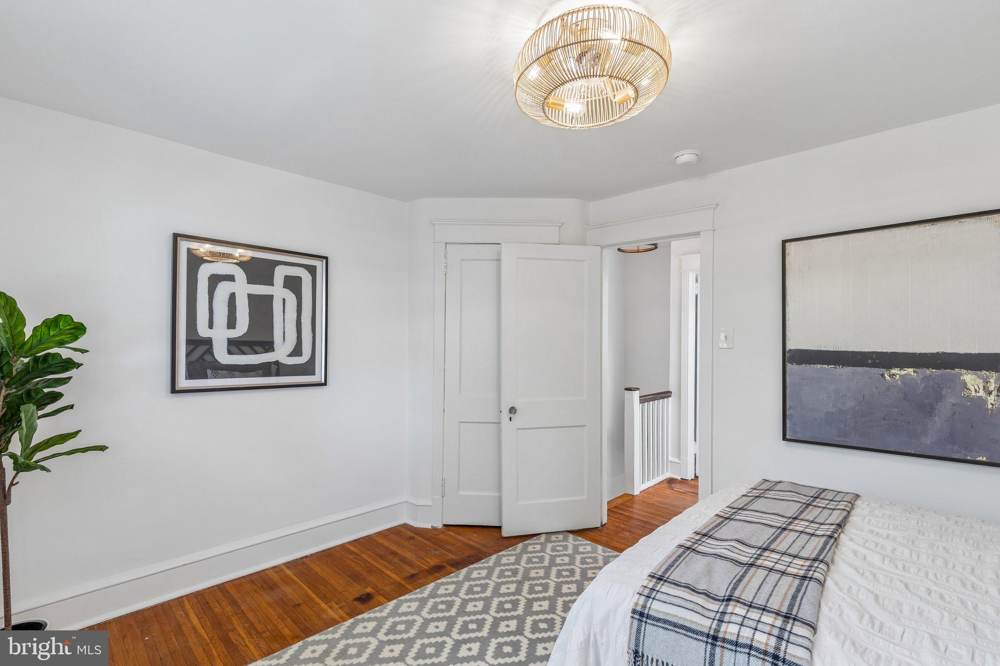 EAST FALLS - Residential