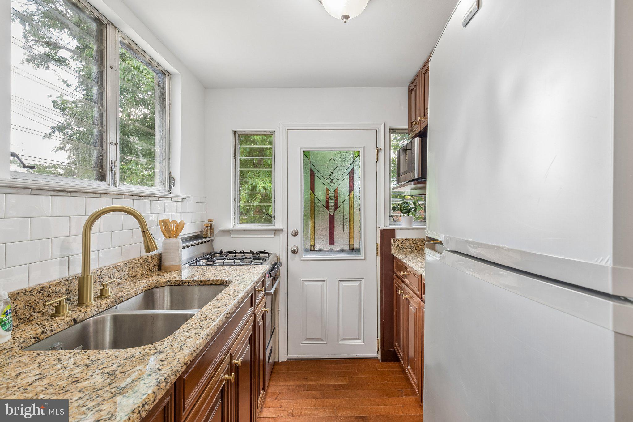 EAST FALLS - Residential