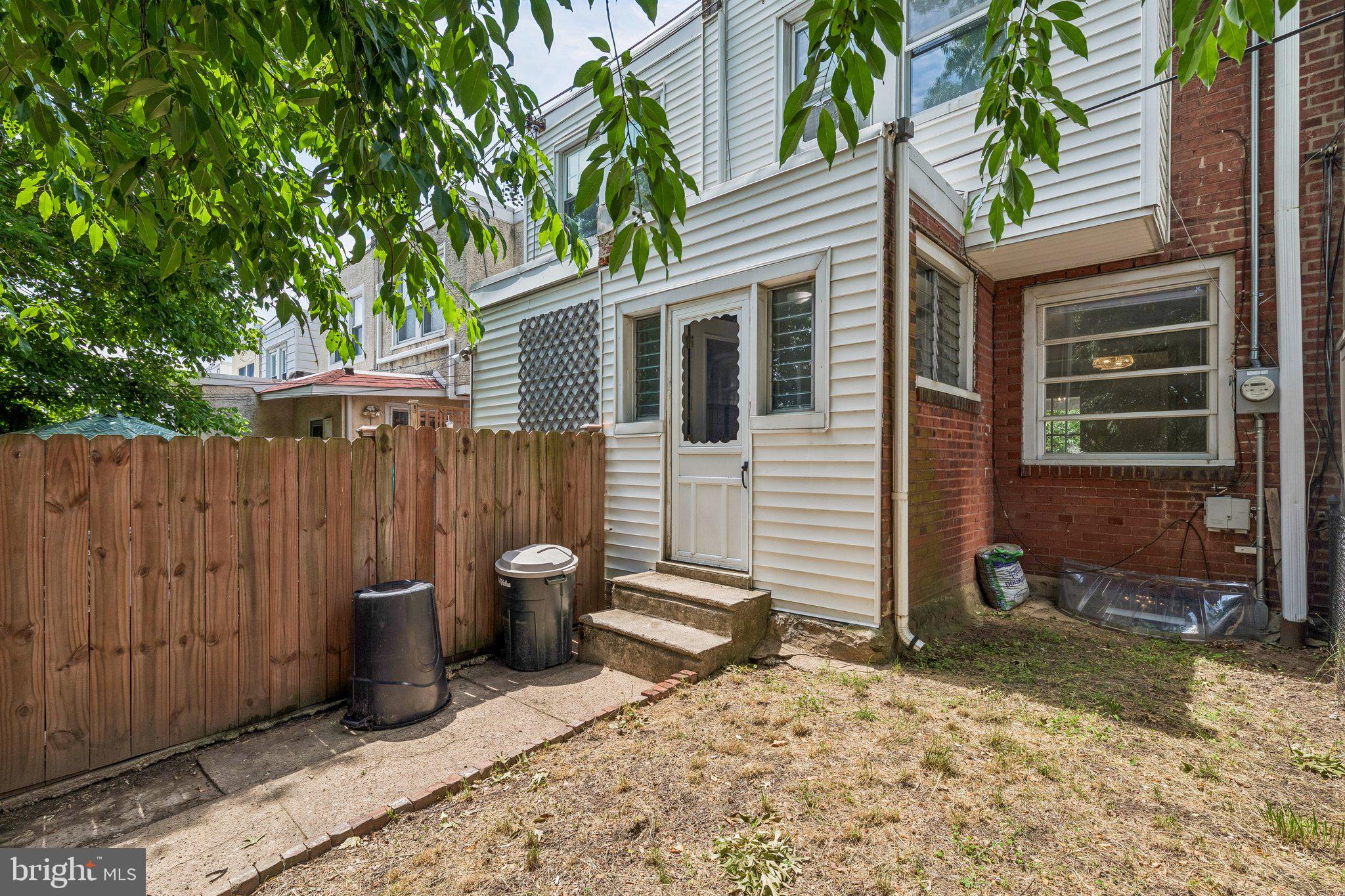 EAST FALLS - Residential