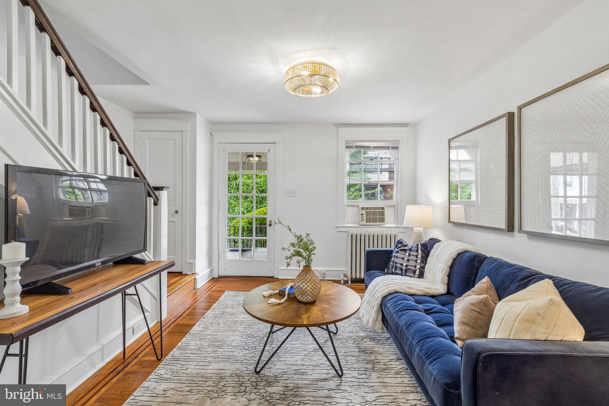 EAST FALLS - Residential