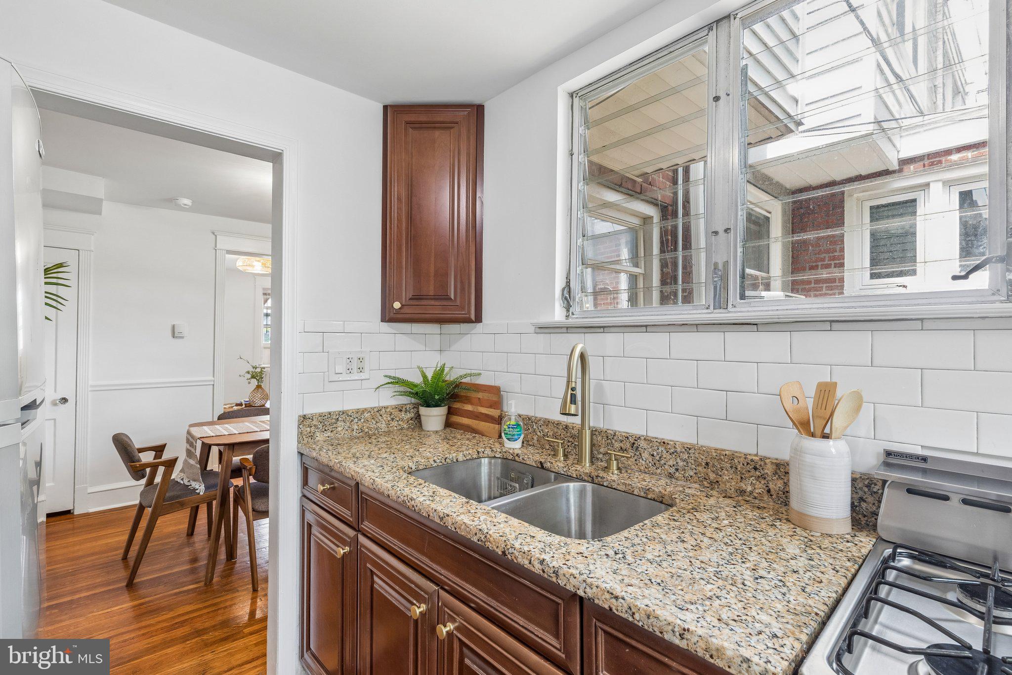 EAST FALLS - Residential