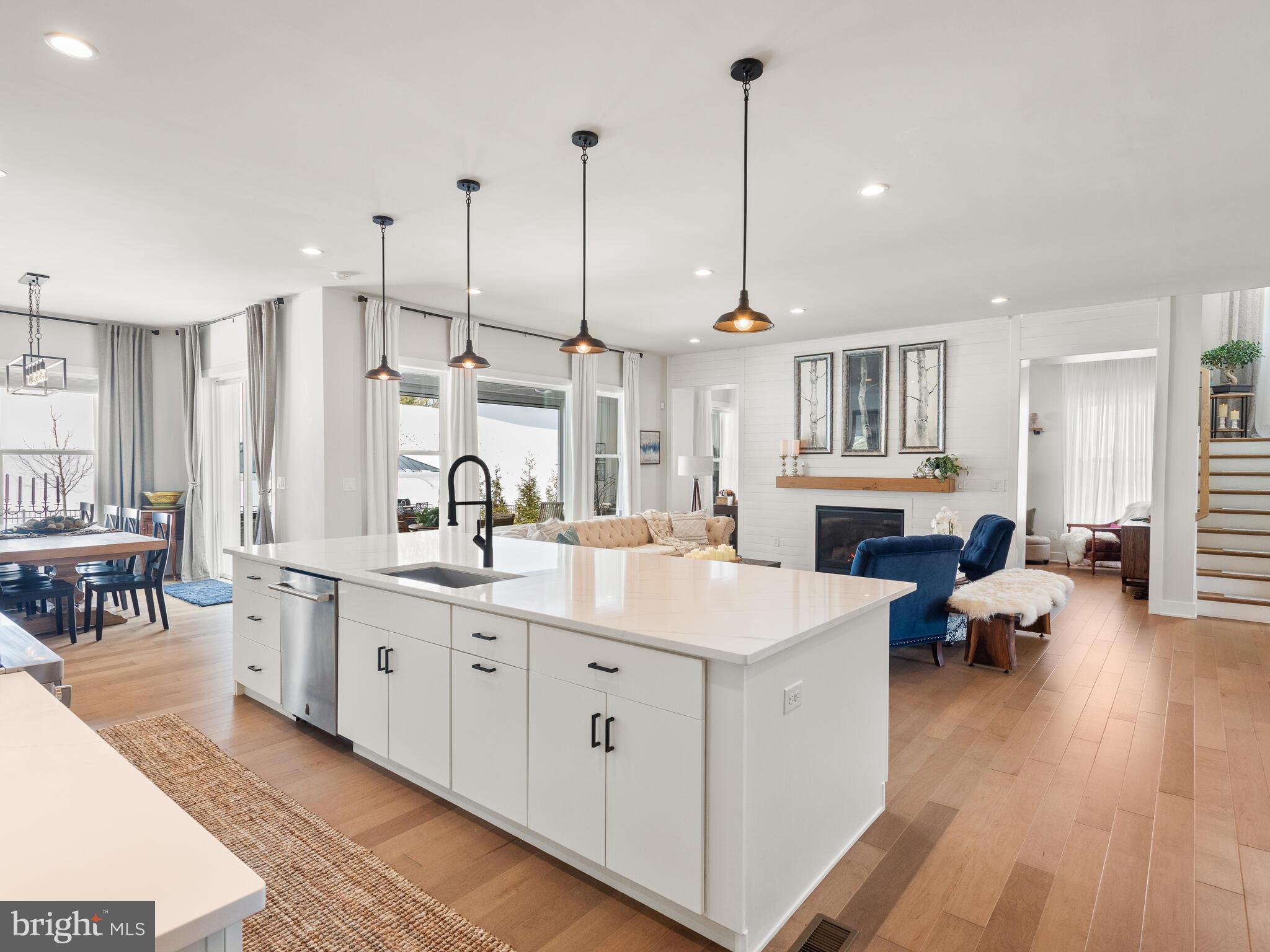 RESERVE AT CENTER SQUARE - Residential