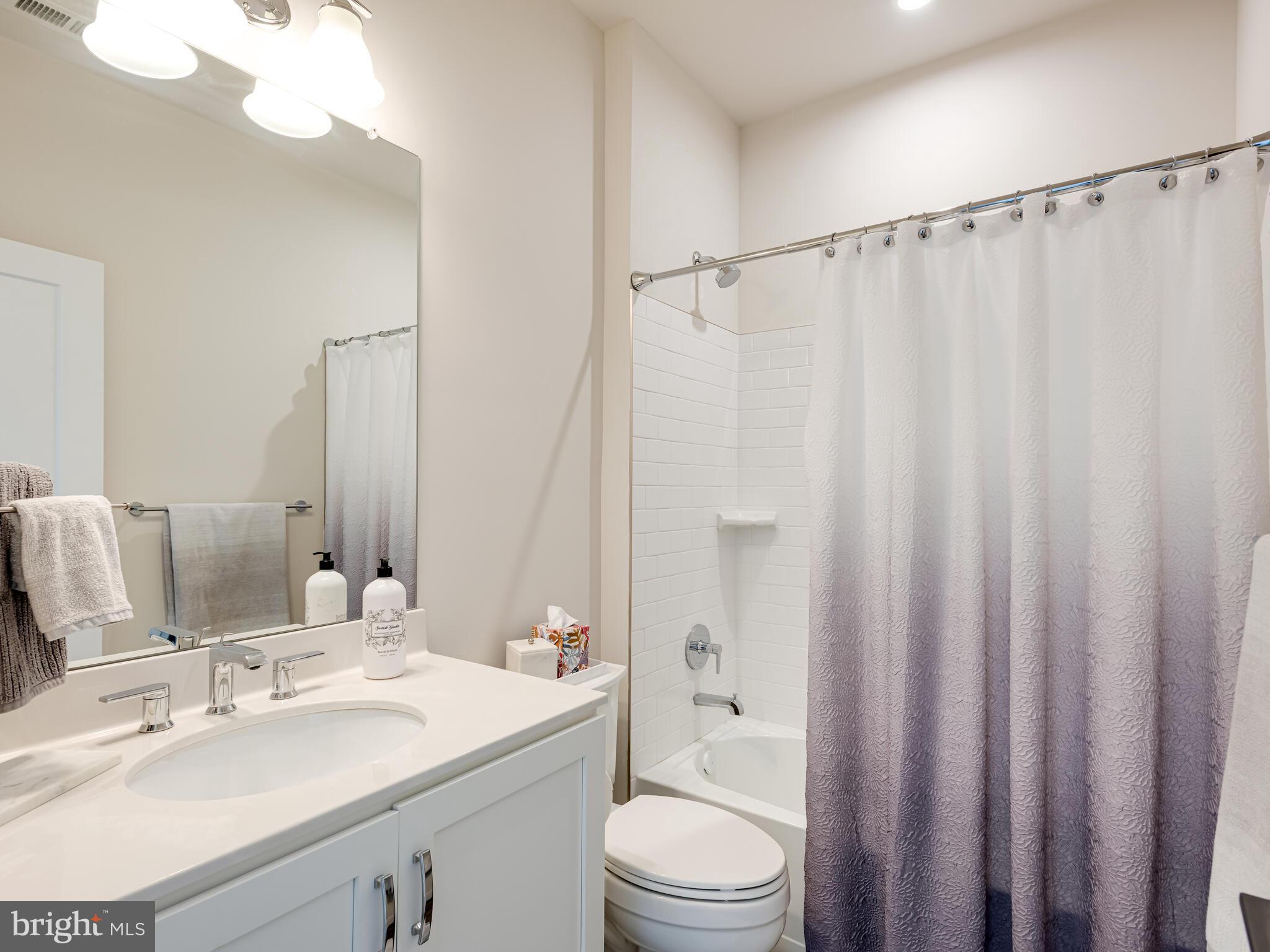 RESERVE AT CENTER SQUARE - Residential