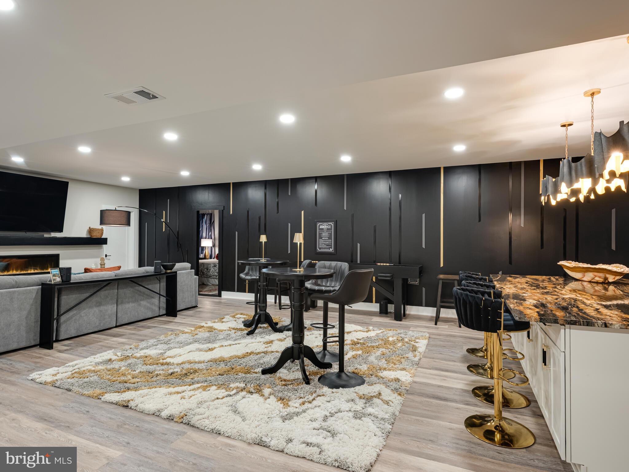 RESERVE AT CENTER SQUARE - Residential