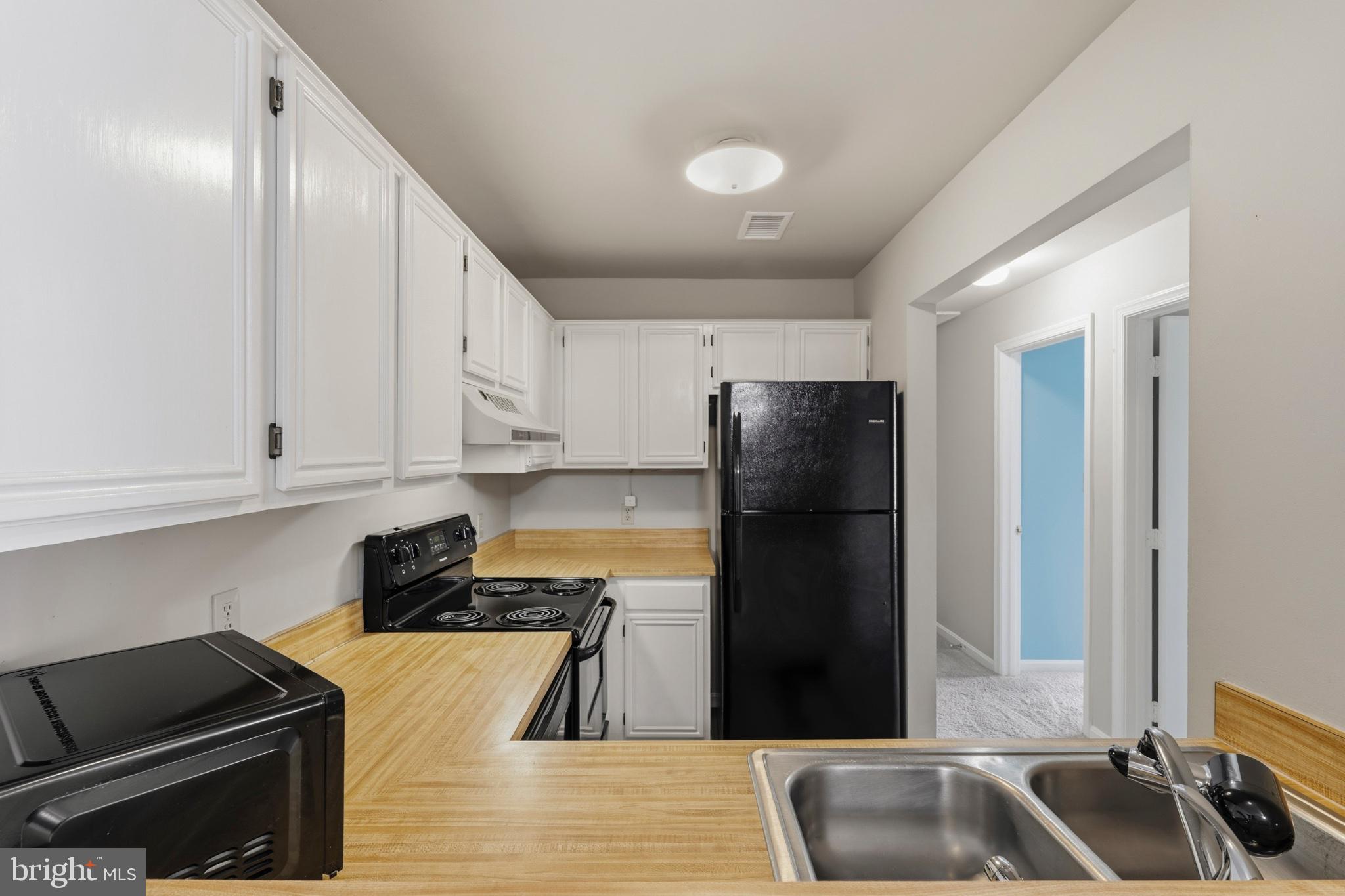 SUNNINGDALE MEADOWS - Residential