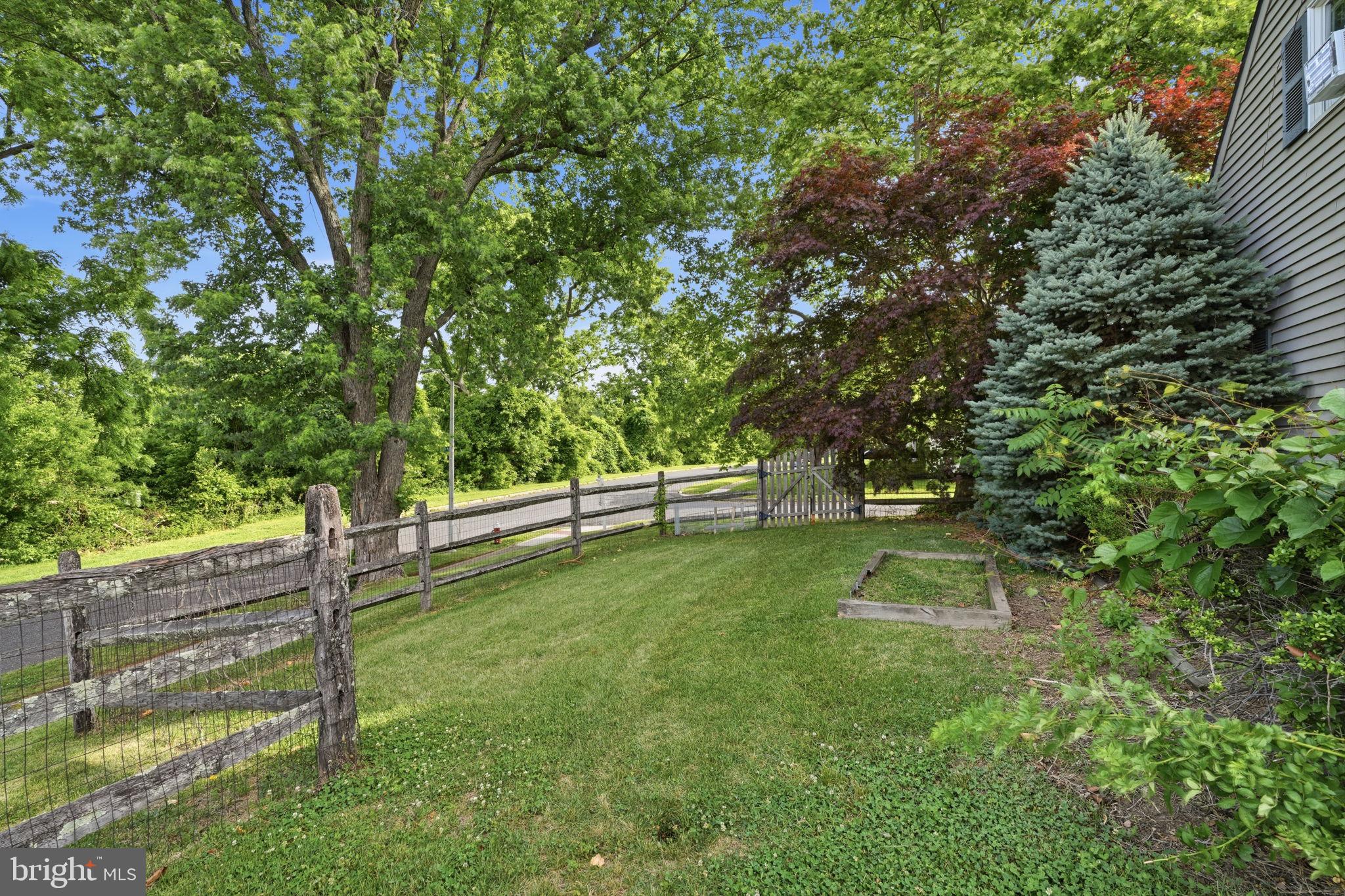 QUINCY HOLLOW - Residential