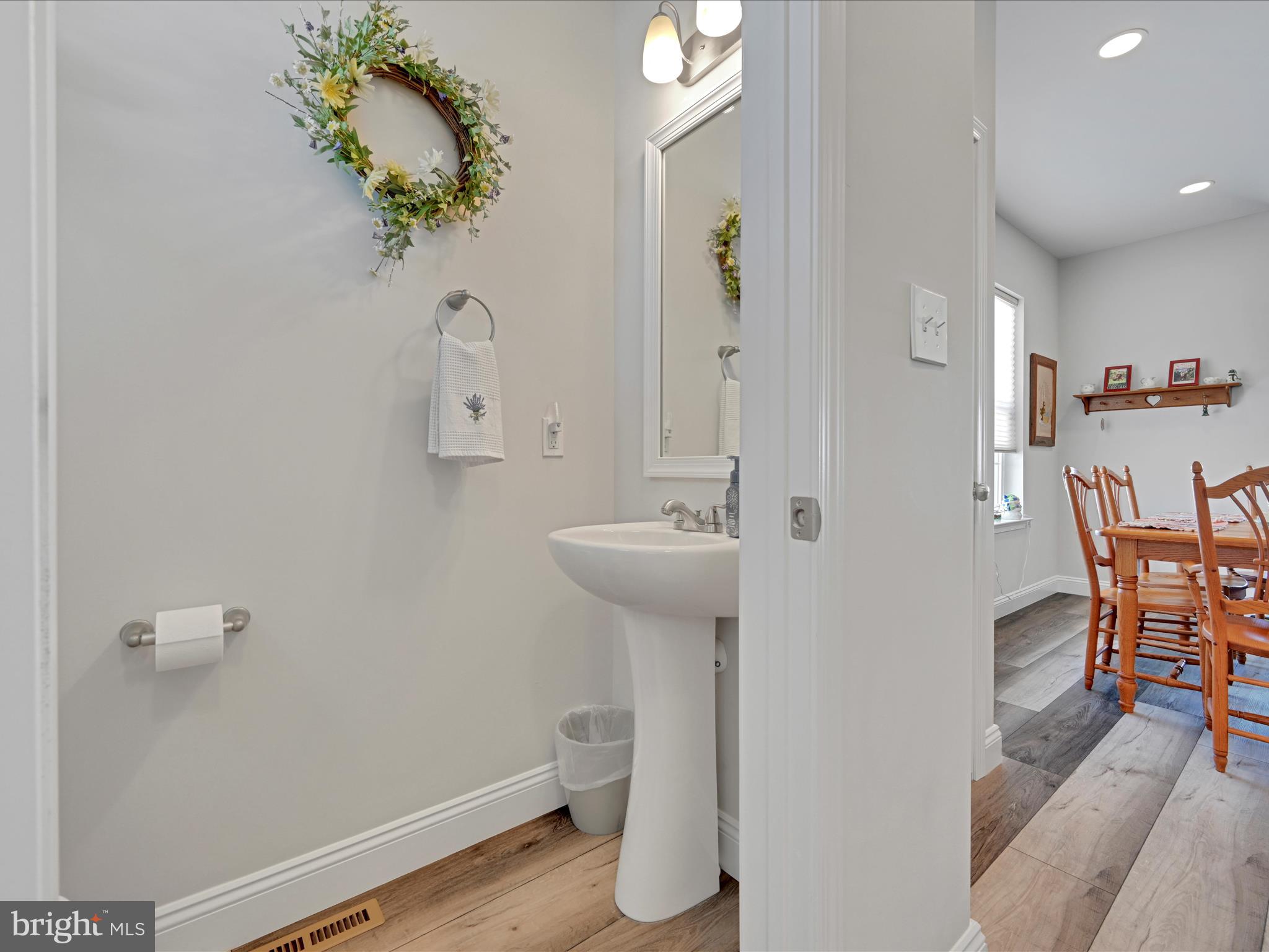 MCINTOSH FARMS - Residential