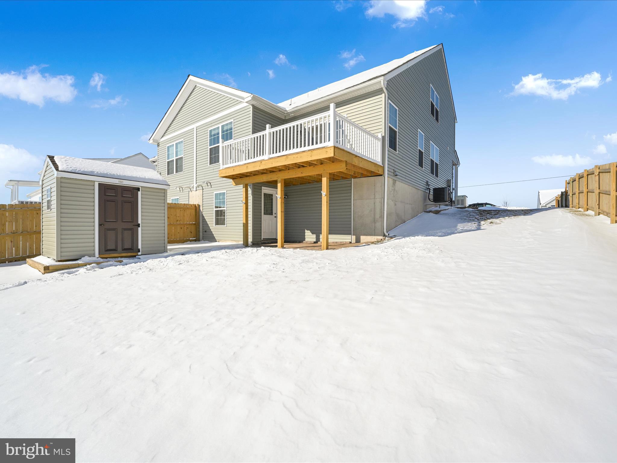 MCINTOSH FARMS - Residential