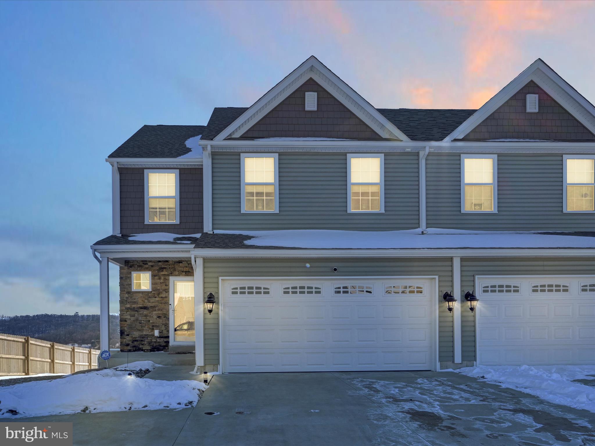 MCINTOSH FARMS - Residential