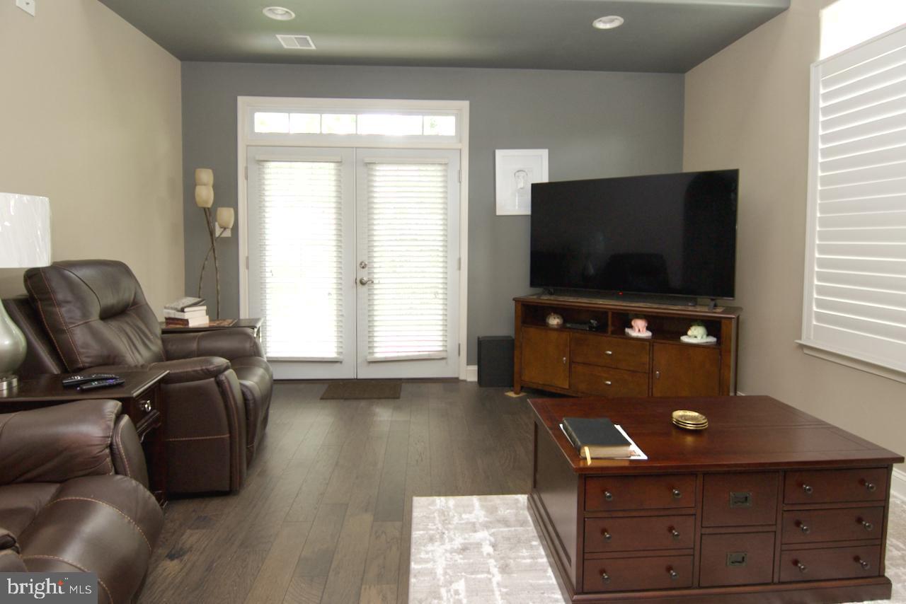 VLG AT MAIDENCREEK - Residential