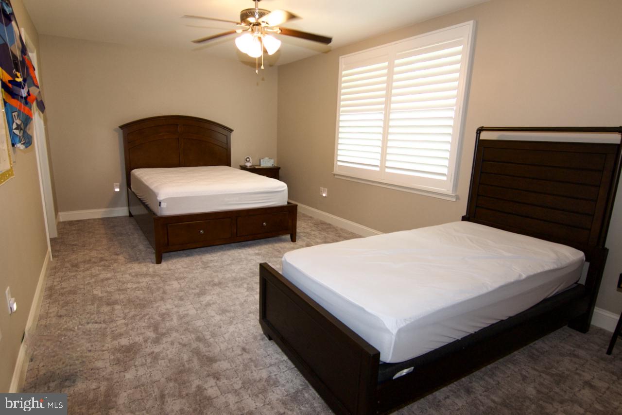 VLG AT MAIDENCREEK - Residential