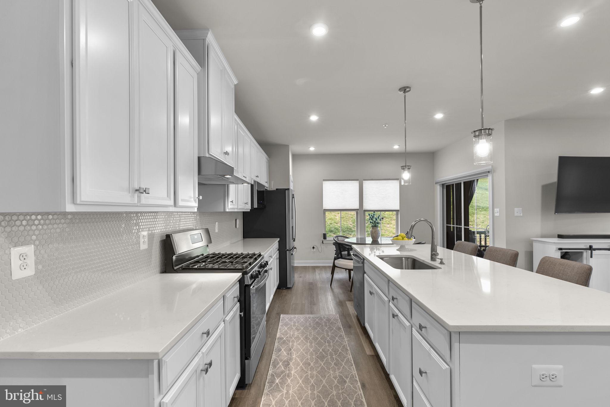 LAKE LINGANORE - Residential