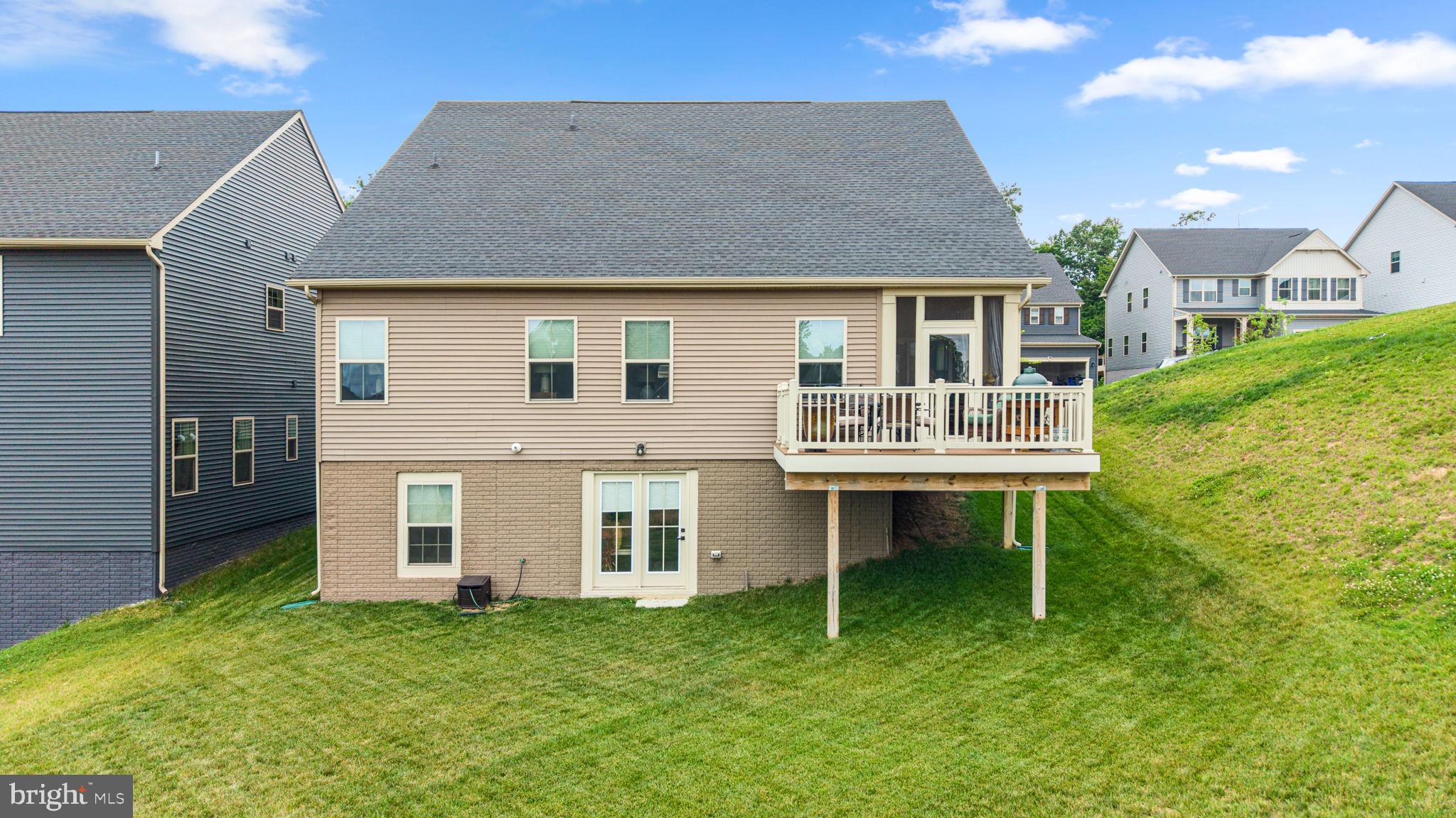 LAKE LINGANORE - Residential