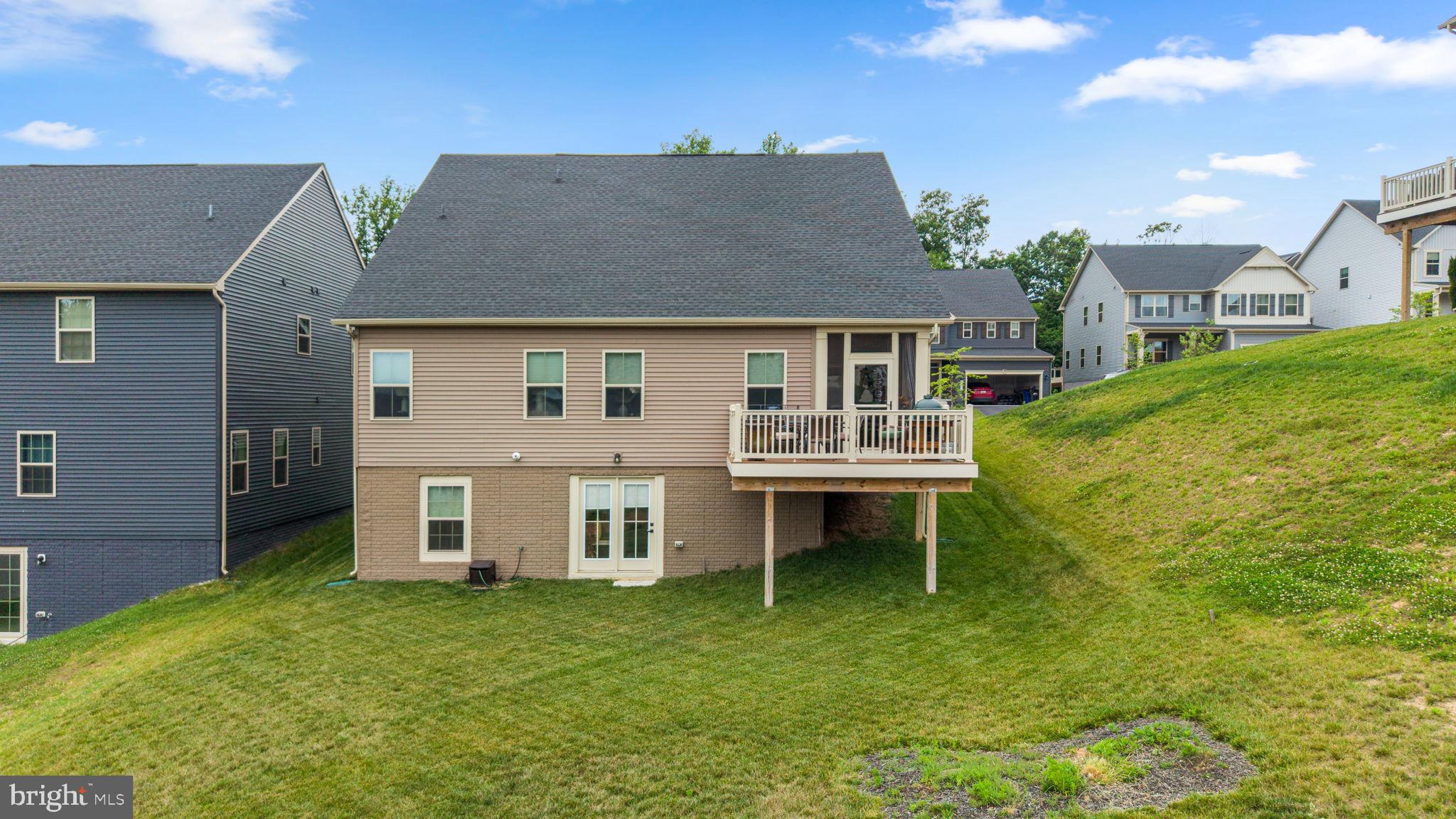 LAKE LINGANORE - Residential
