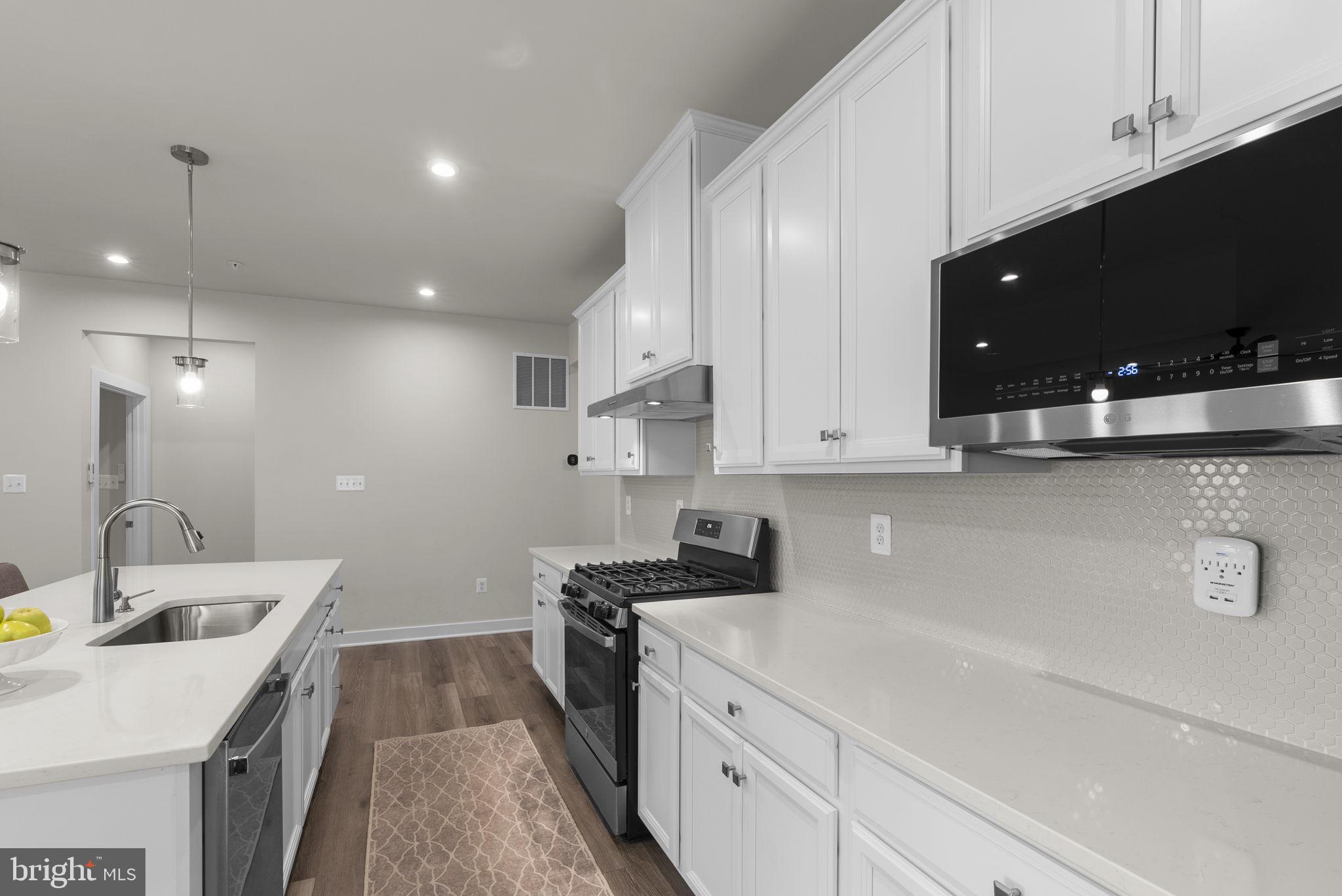LAKE LINGANORE - Residential