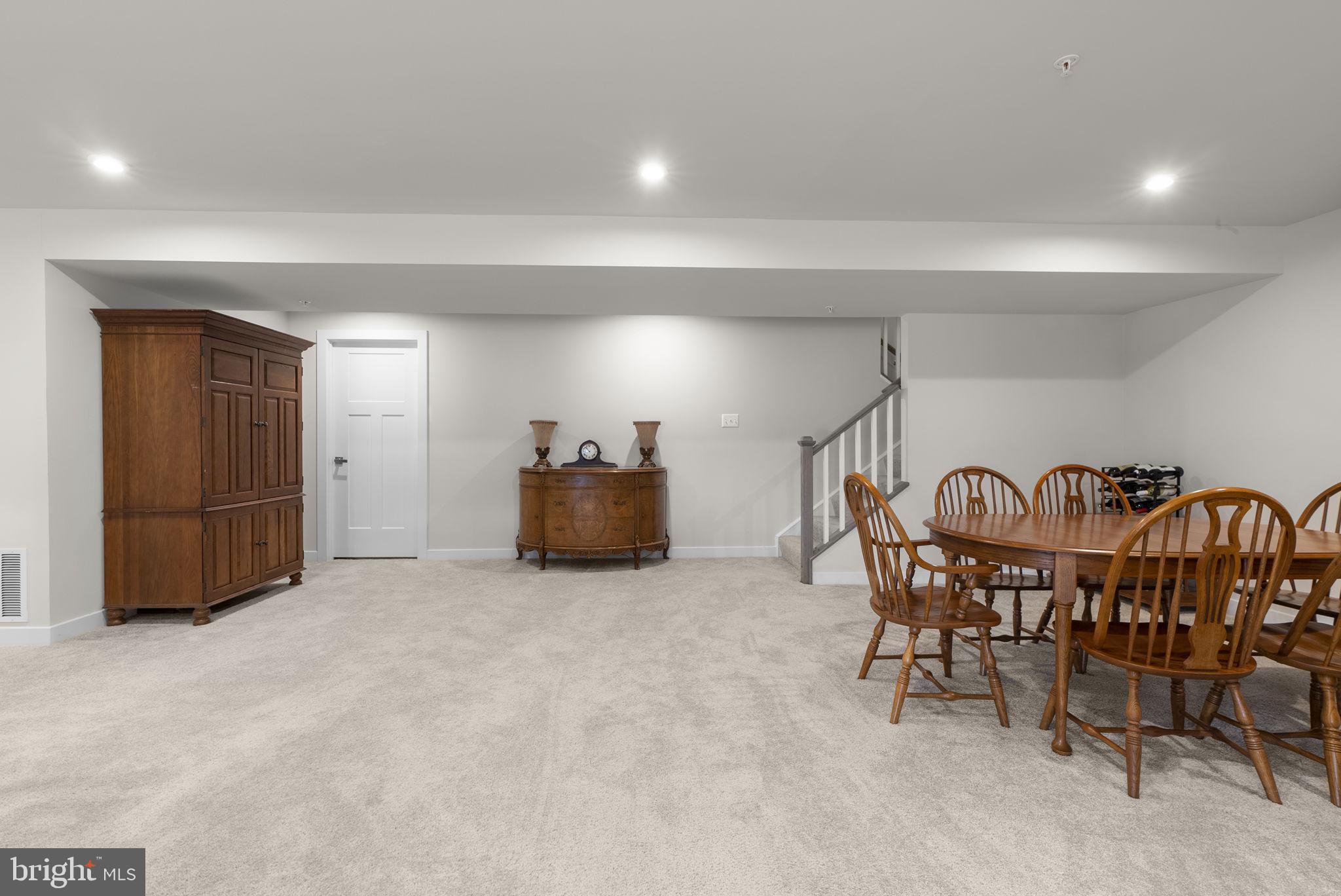 LAKE LINGANORE - Residential