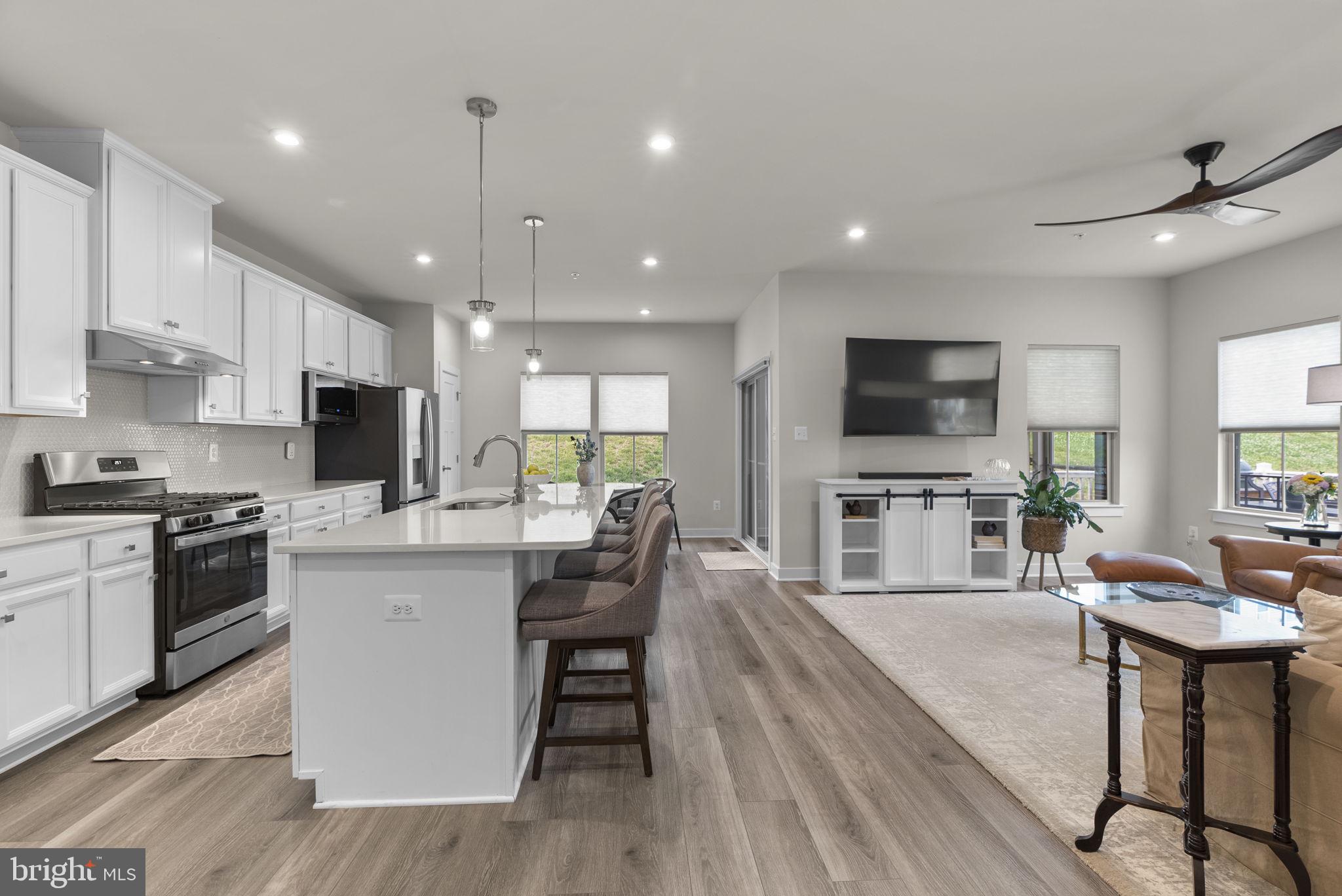 LAKE LINGANORE - Residential