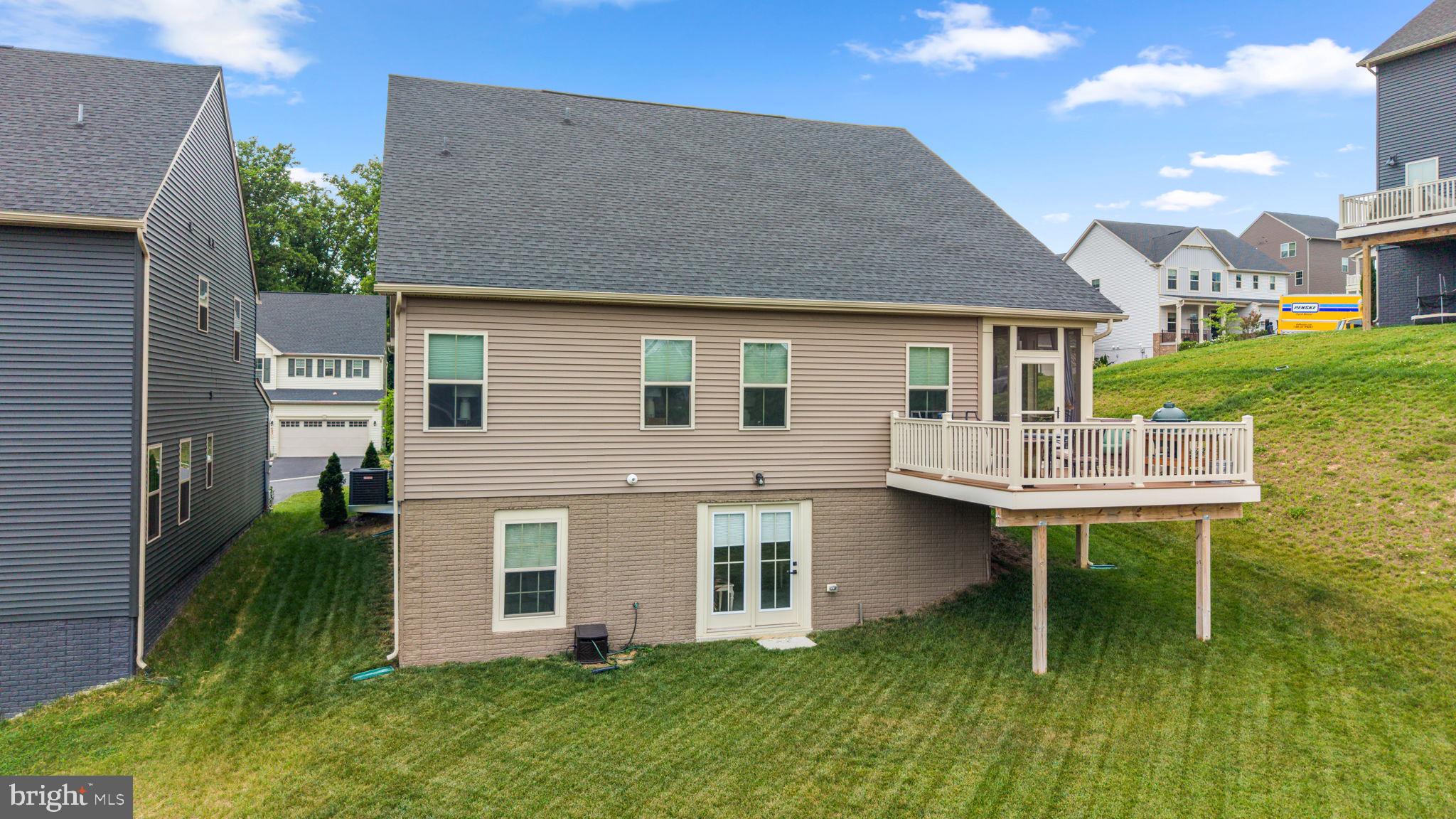 LAKE LINGANORE - Residential