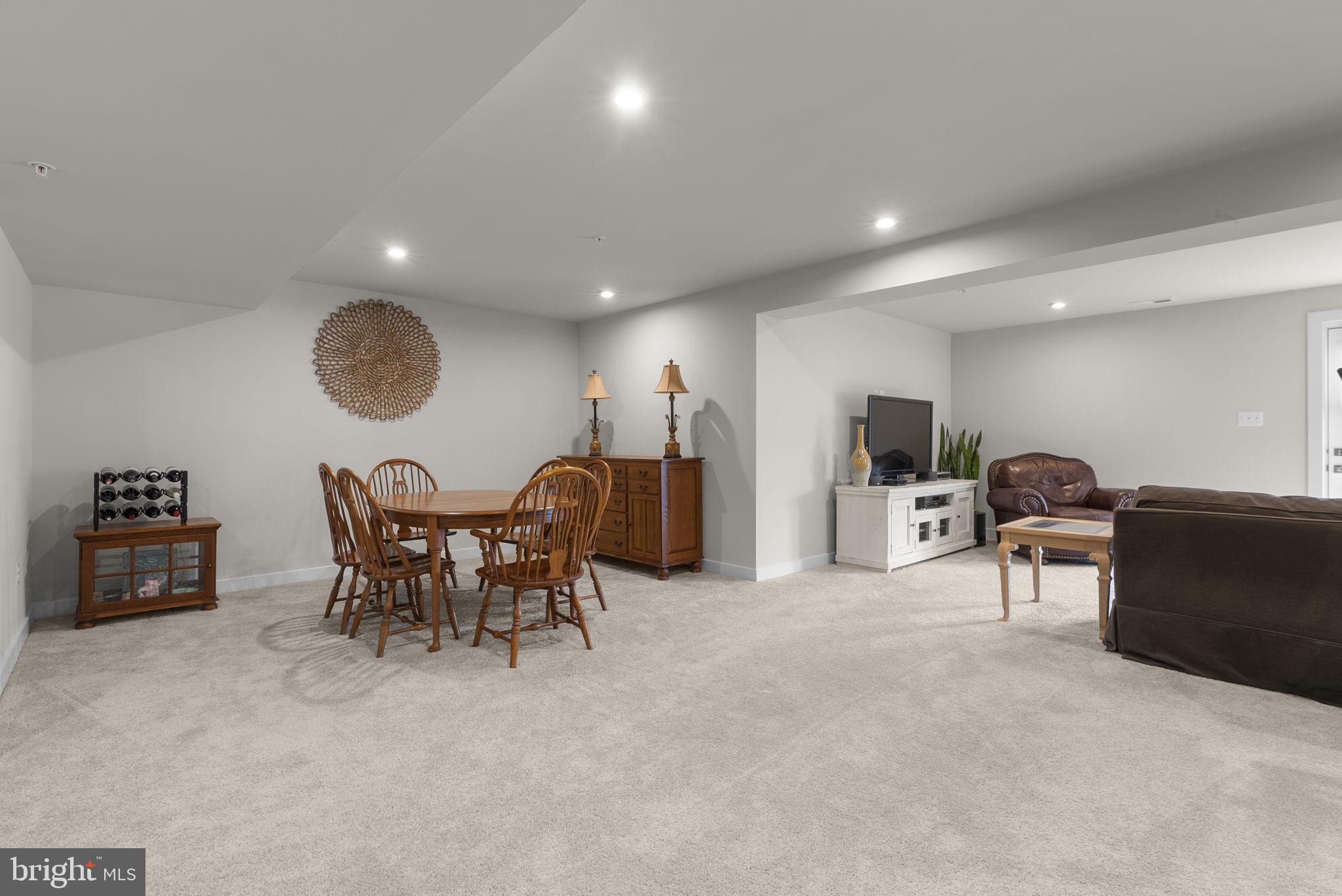 LAKE LINGANORE - Residential