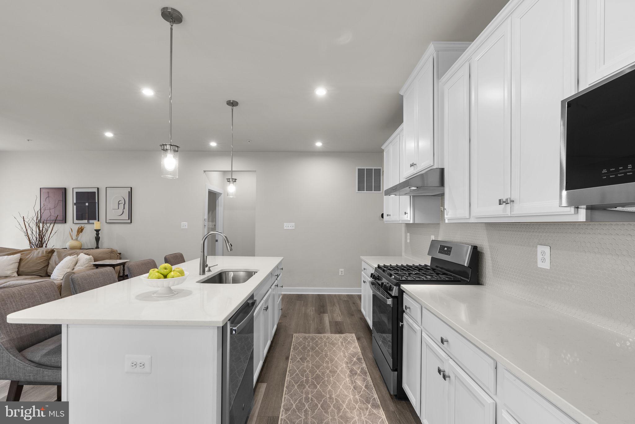 LAKE LINGANORE - Residential