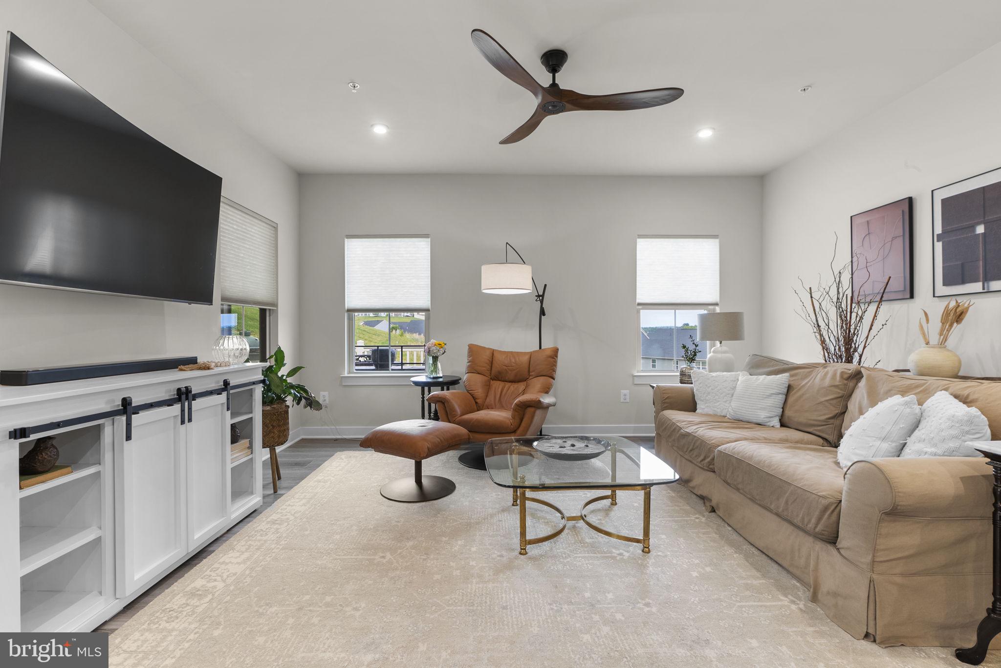 LAKE LINGANORE - Residential