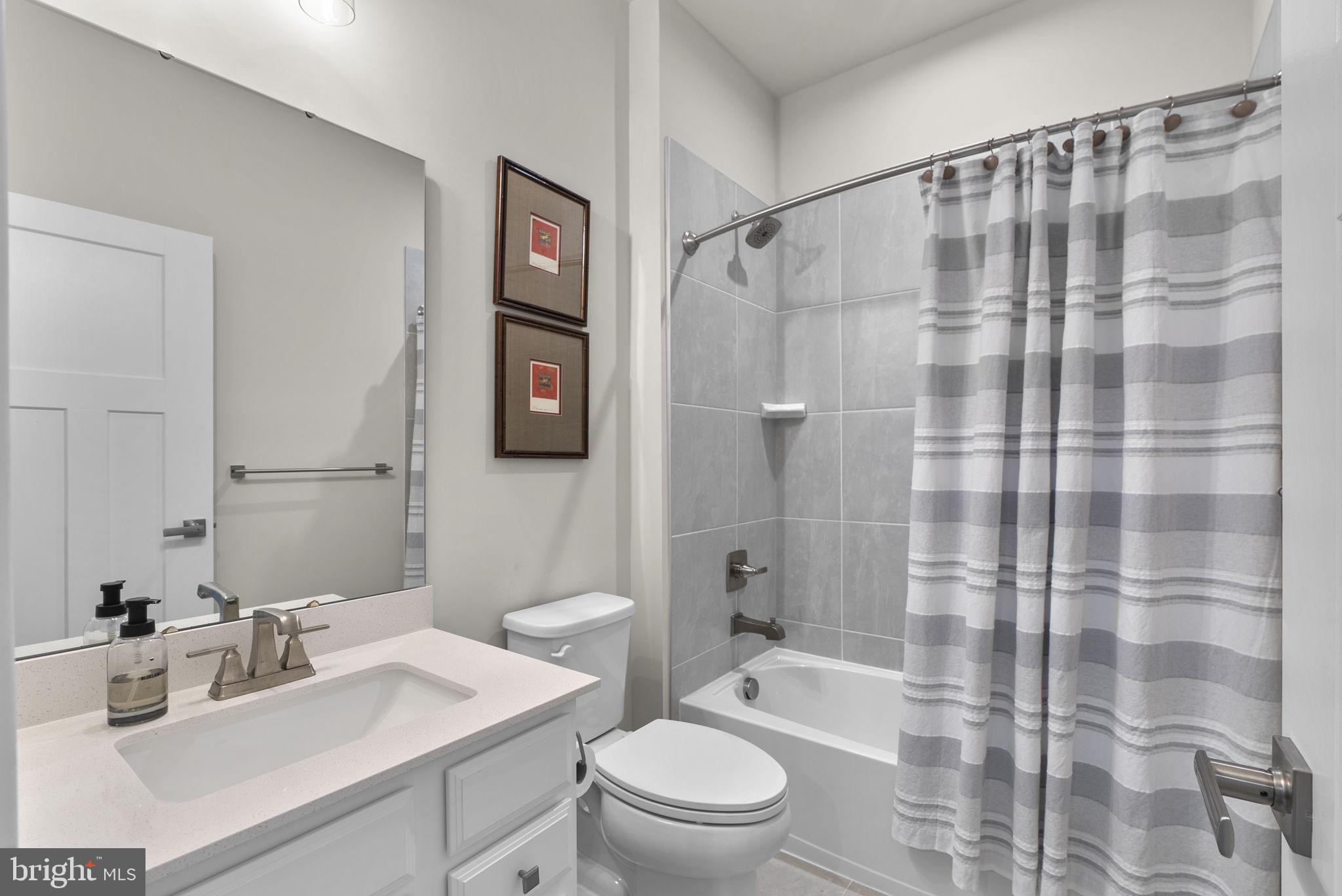 LAKE LINGANORE - Residential