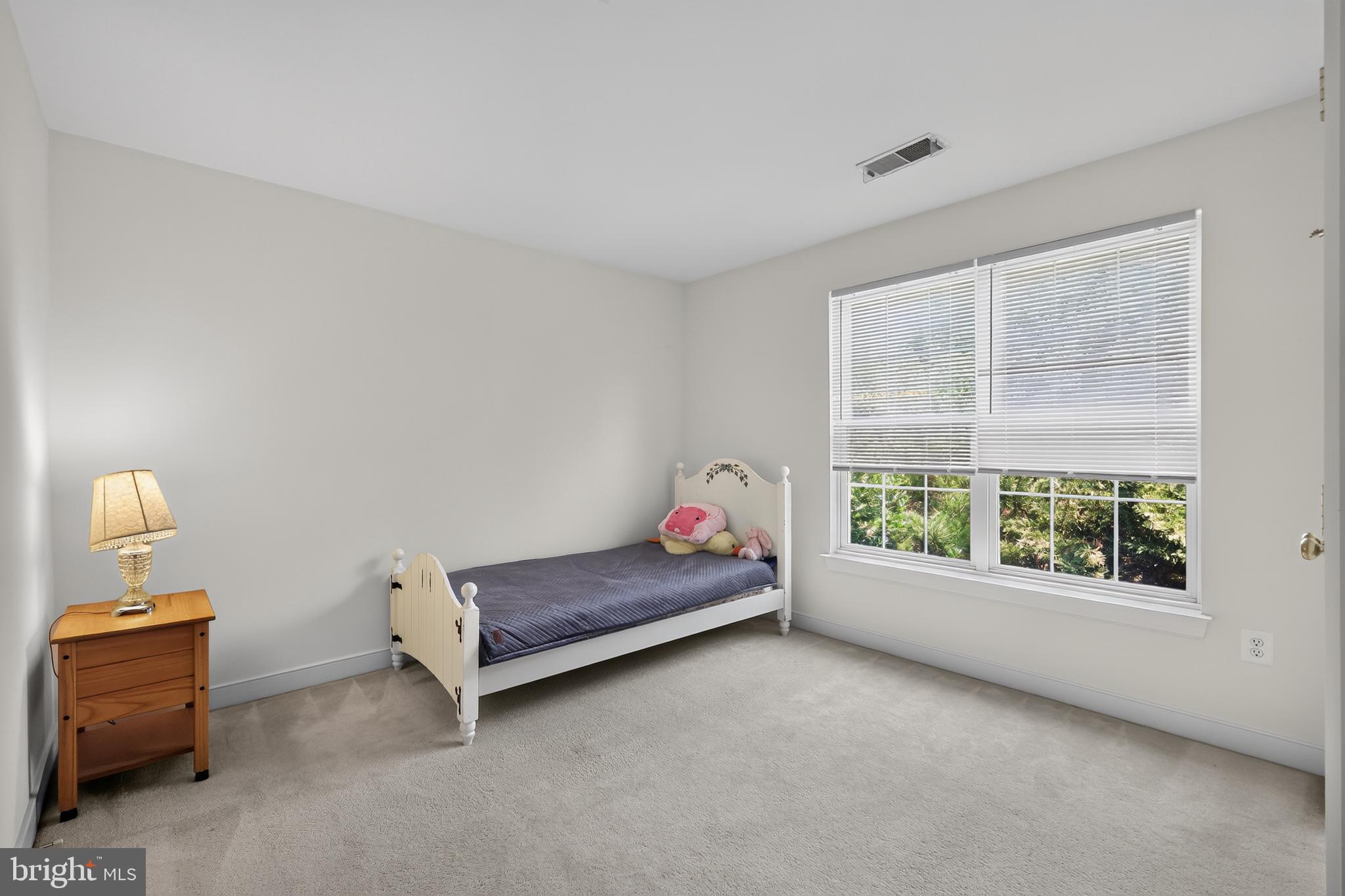 NORTH SHERWOOD FOREST - Residential
