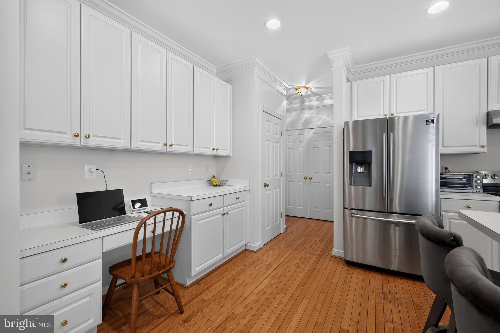 NORTH SHERWOOD FOREST - Residential