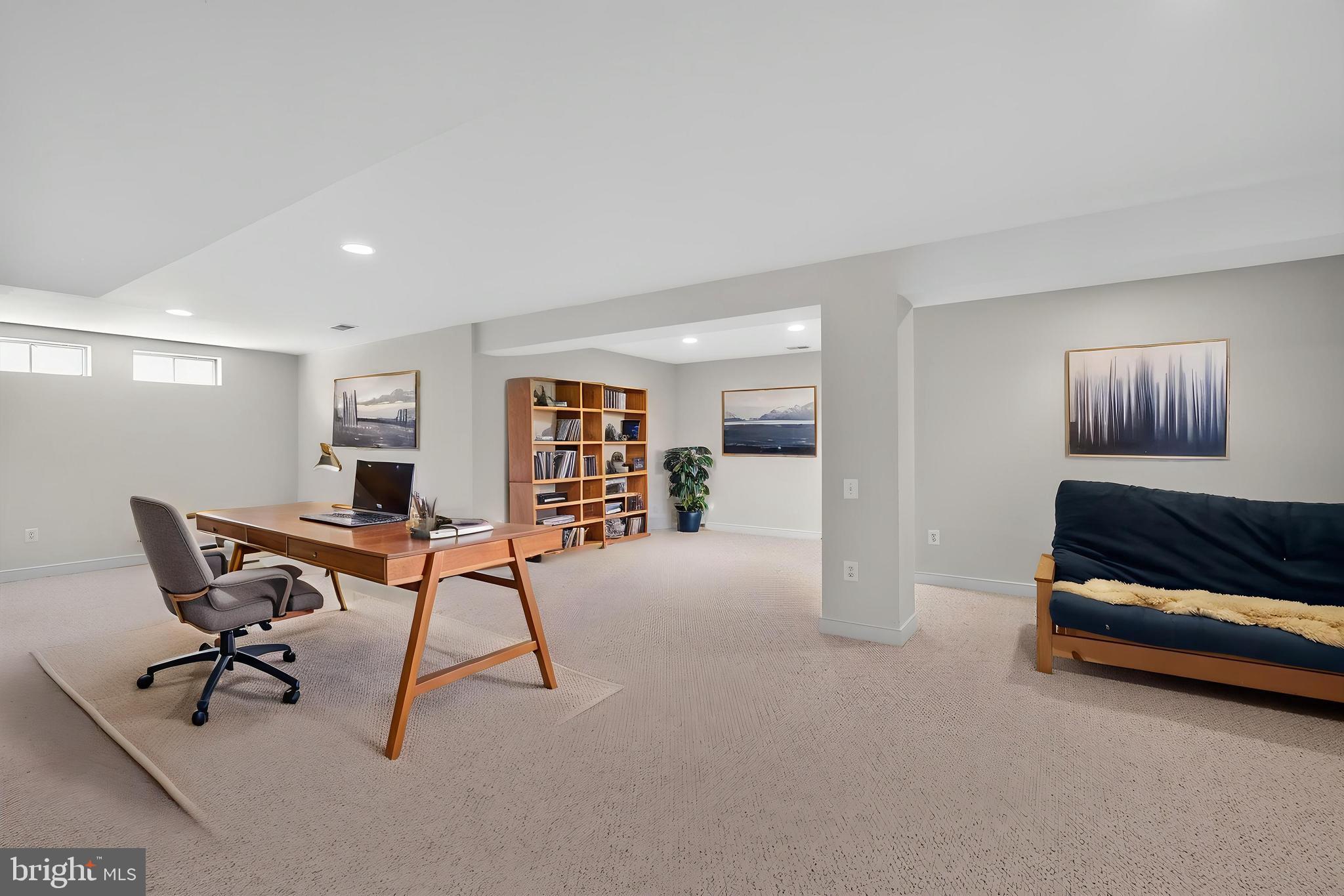 NORTH SHERWOOD FOREST - Residential