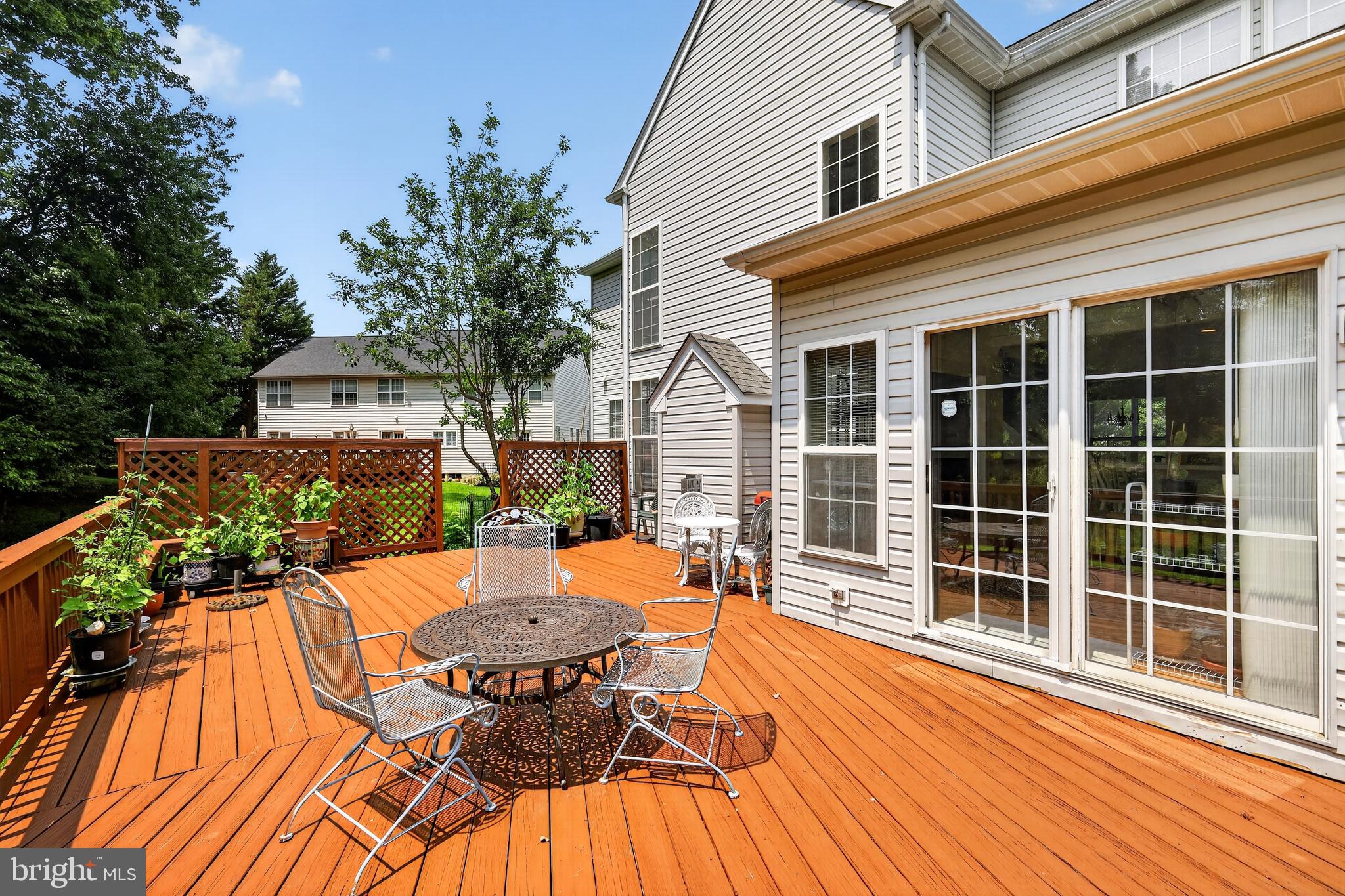 NORTH SHERWOOD FOREST - Residential