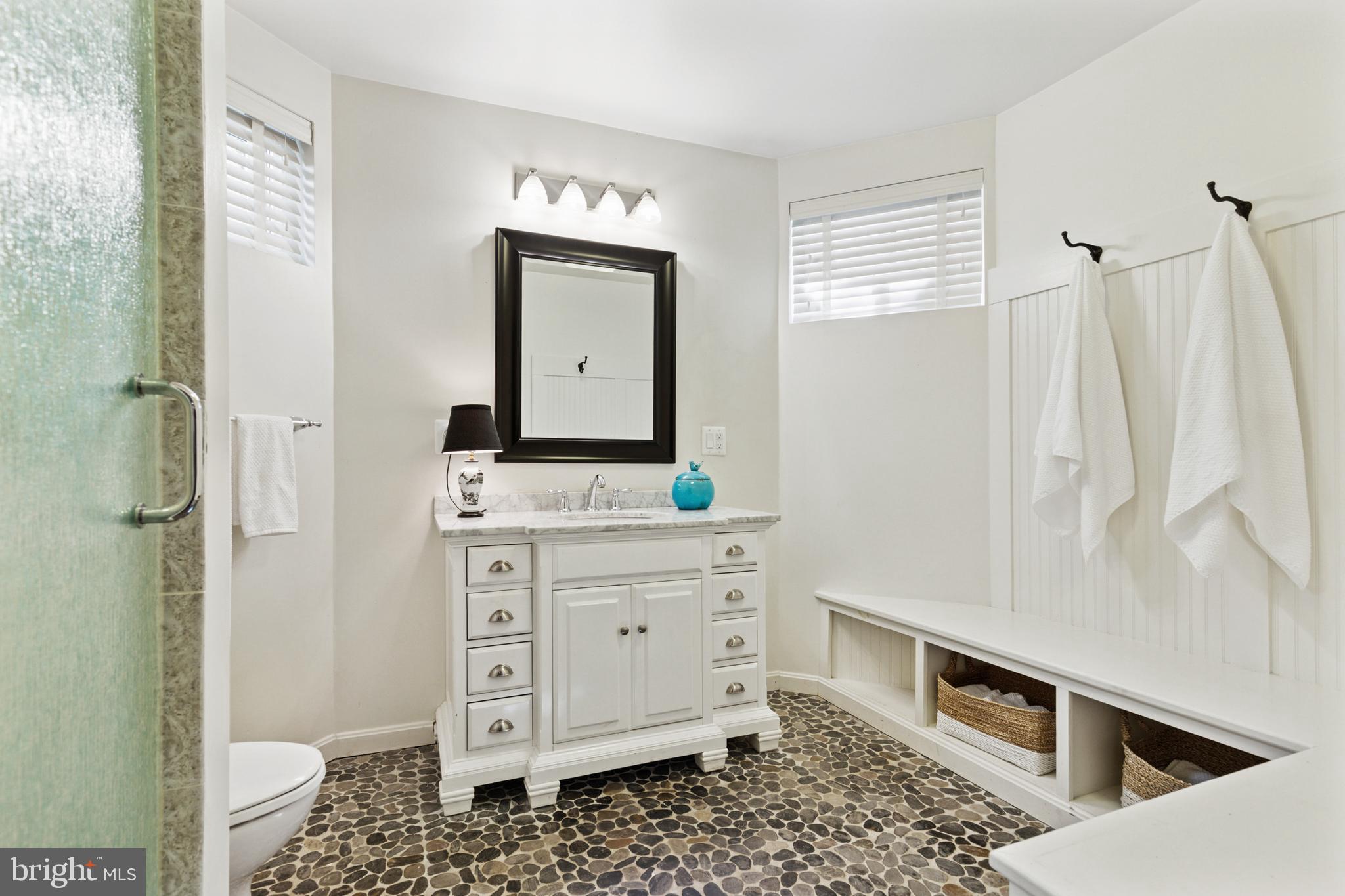COUNTRY CLUB HILLS - Residential