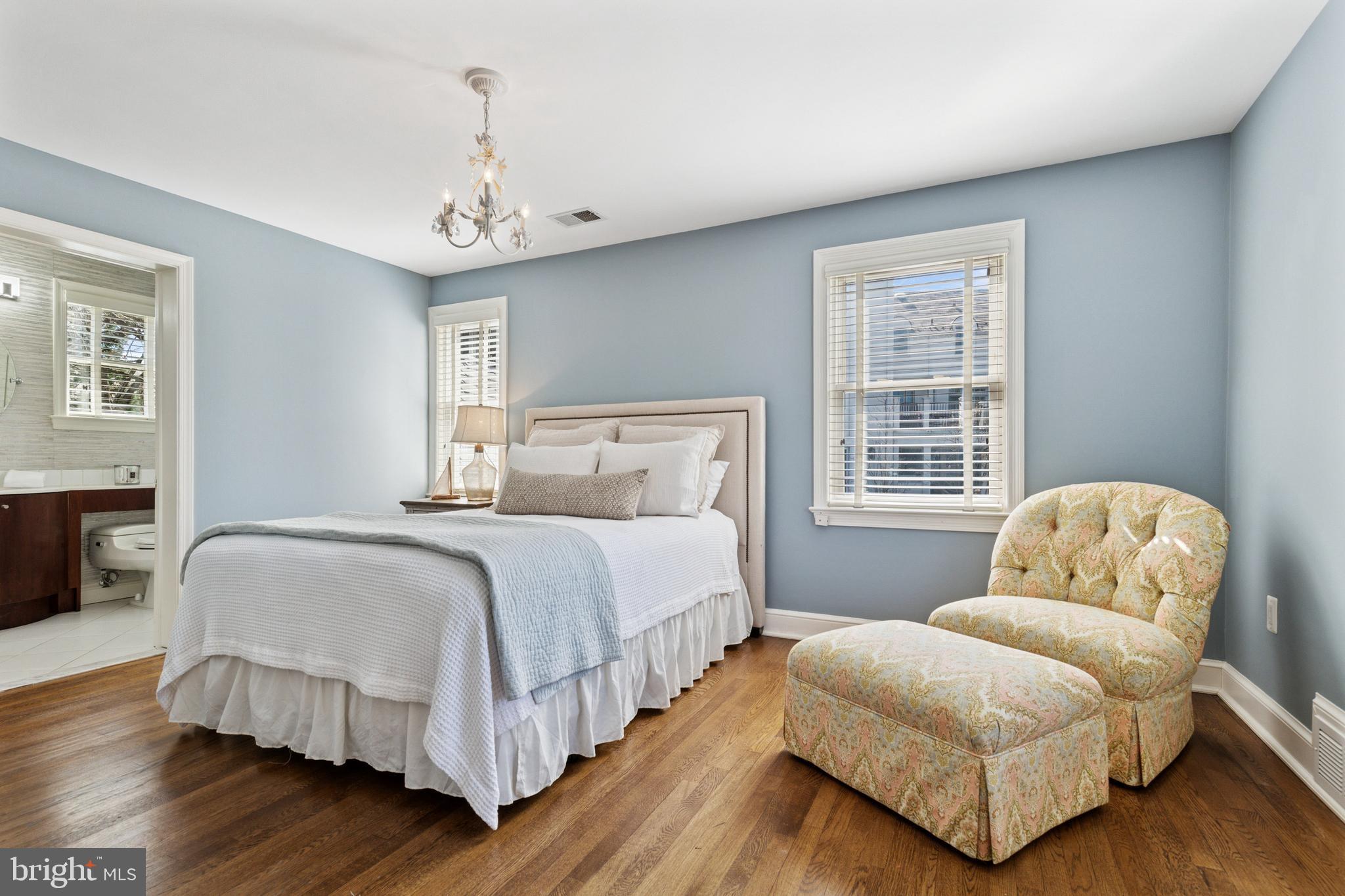COUNTRY CLUB HILLS - Residential